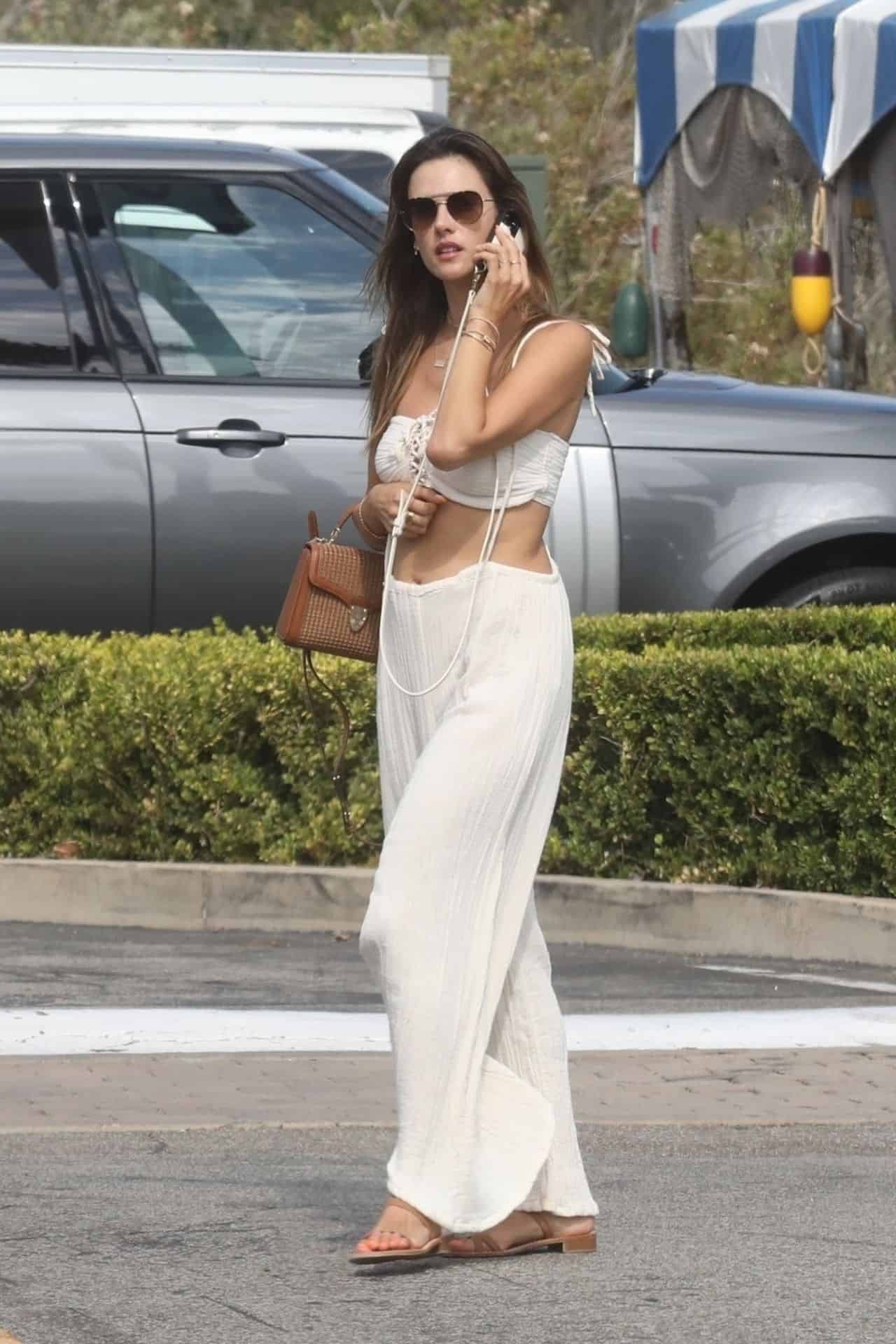 Alessandra Ambrosio Looks Amazing After Shopping at Howdy’s in Malibu