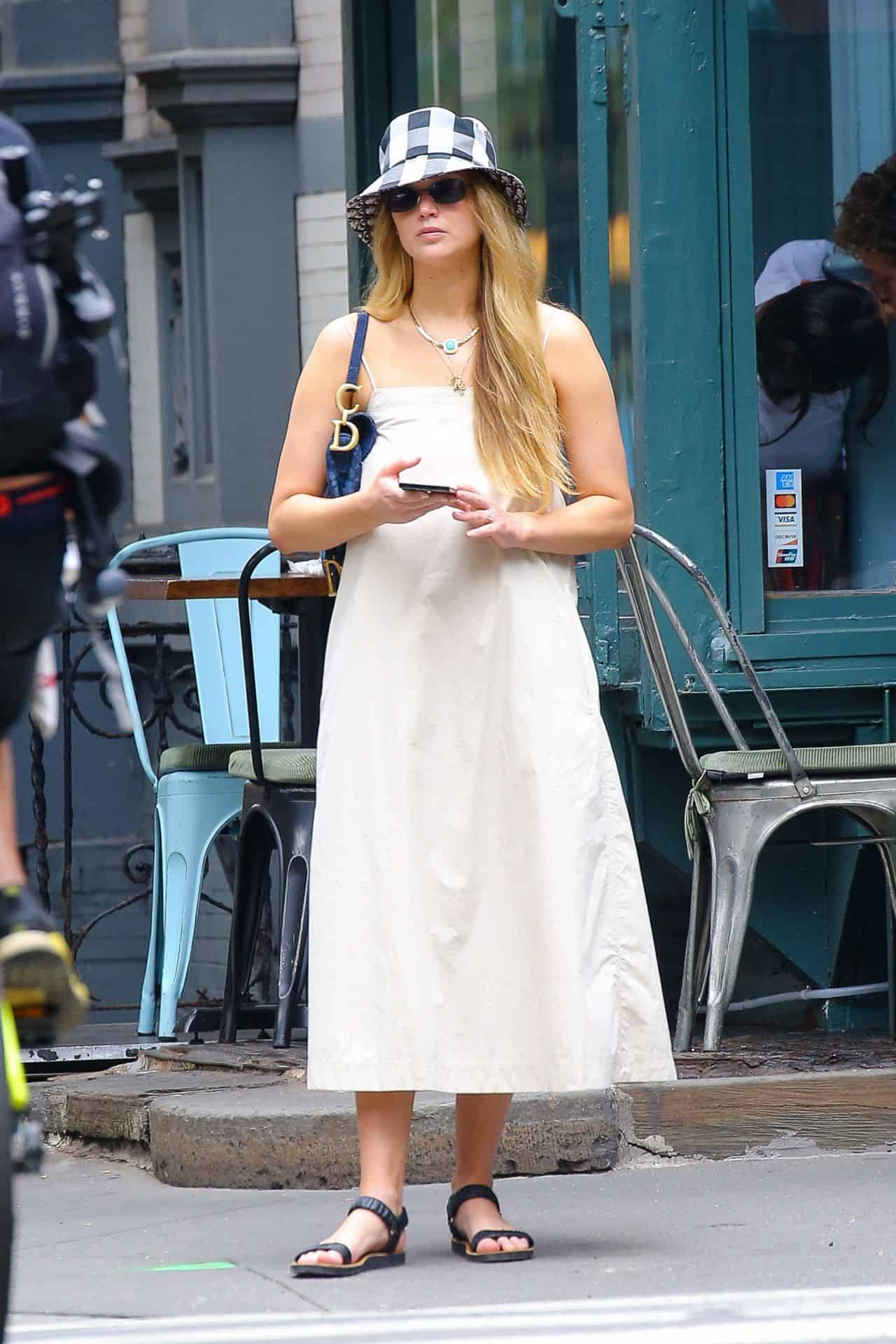 Jennifer Lawrence Wore a 6397 Cream Summer Dress in New York City