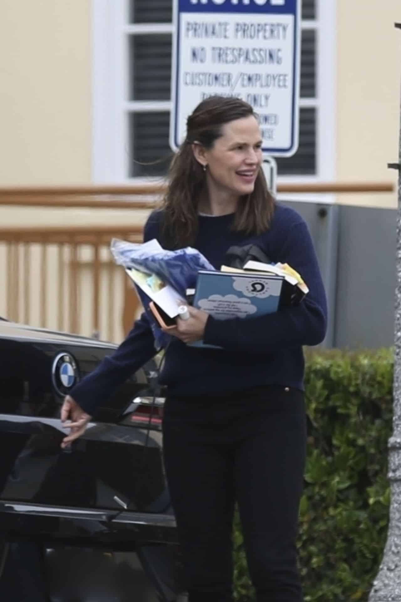 Jennifer Garner Exiting Vehicle In Los Angeles - June 13, 2024 - 1