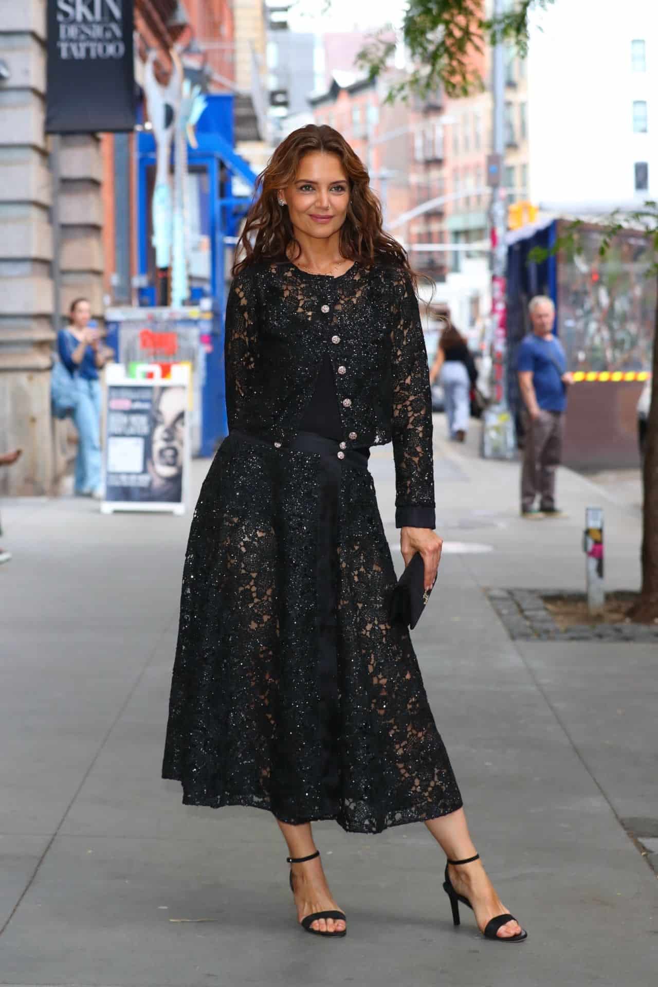 Katie Holmes Dazzles in Elegant Black Lace Dress and Stylish Heels on NYC Streets! - 1