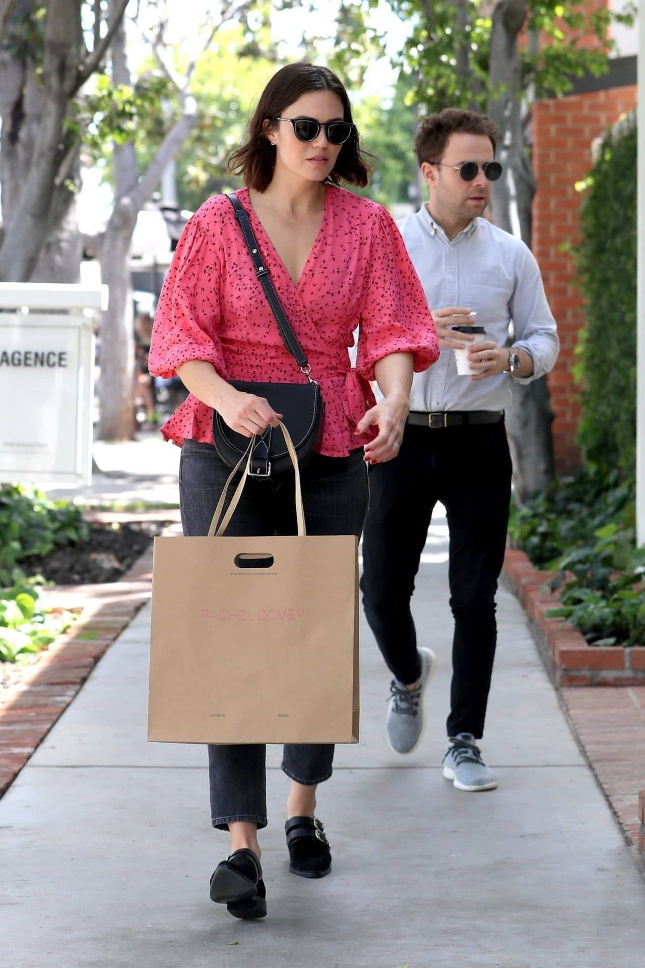 Mandy Moore in Casual Attire Shopping in LA, April 18, 2019 - 1