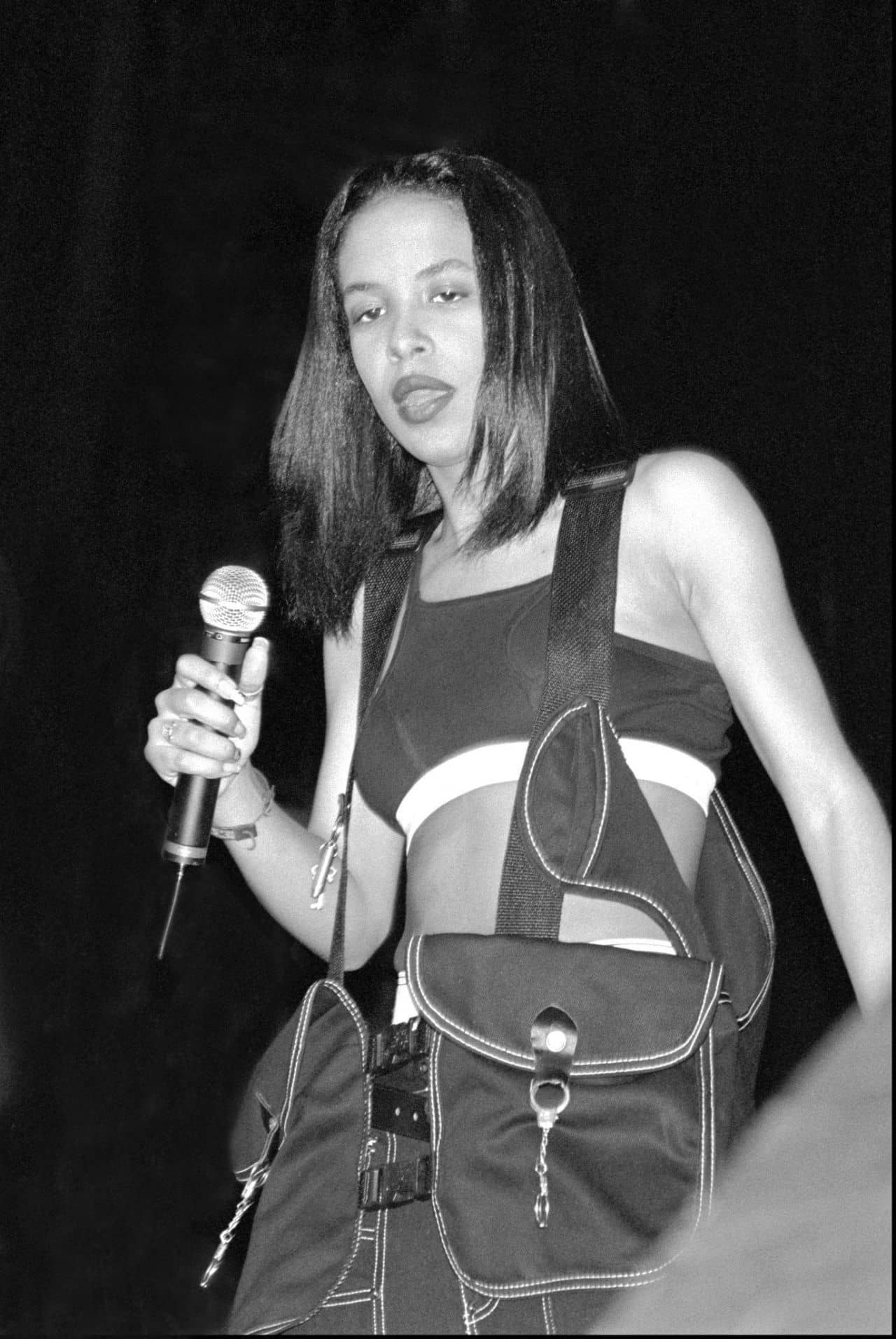 Aaliyah's Electrifying Performance at The Apollo Theater - November 4, 1995 - 1