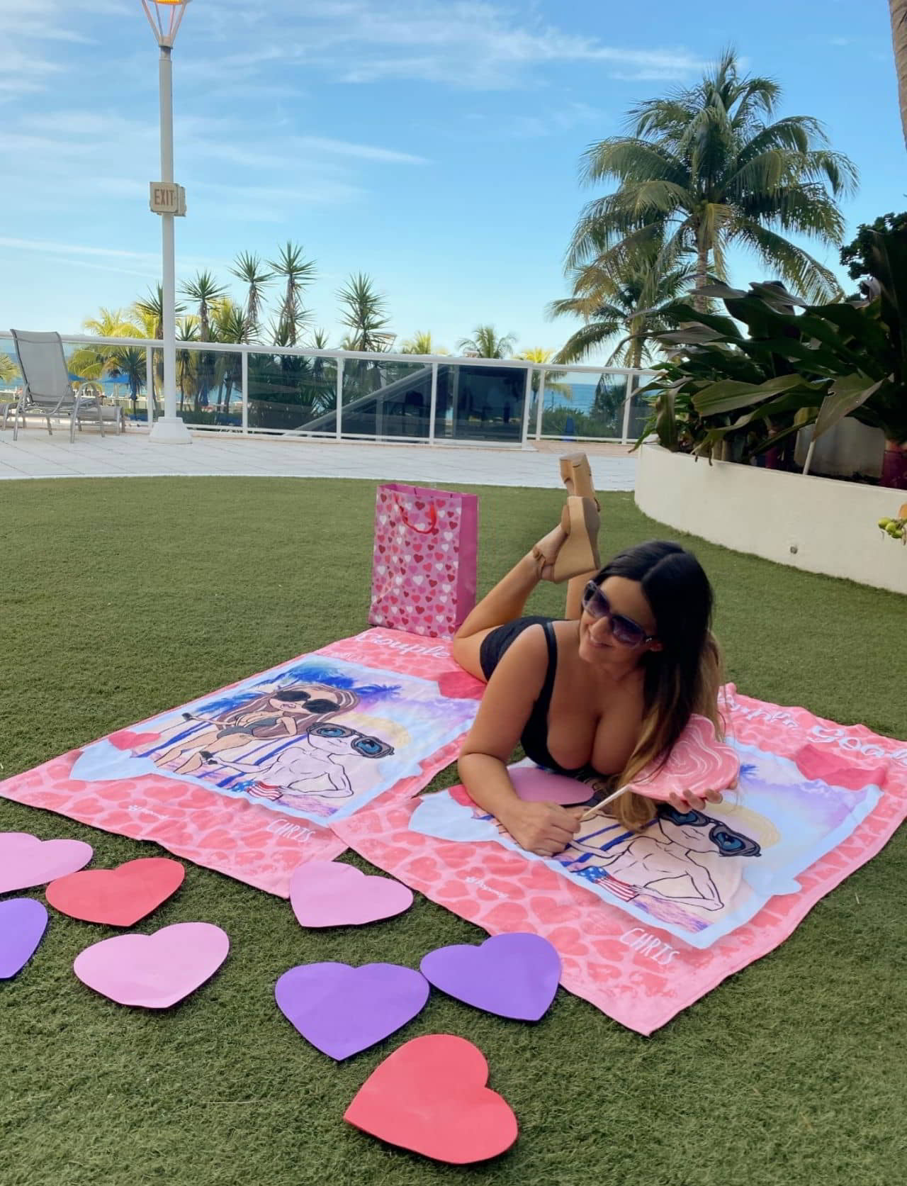 Claudia Romani's Valentine's Mode in Miami, February 8, 2022 - 1