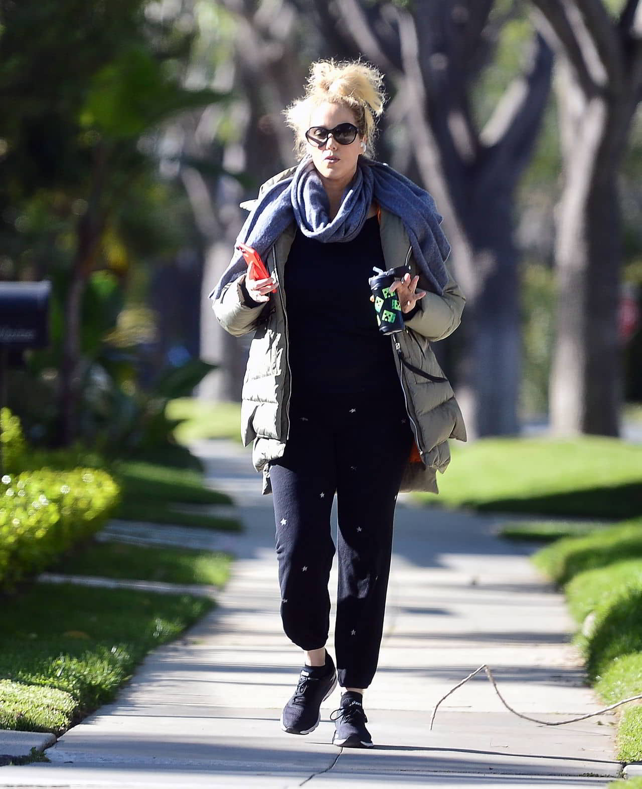 Elizabeth Berkley Out in Beverly Hills, March 25, 2020 - 1