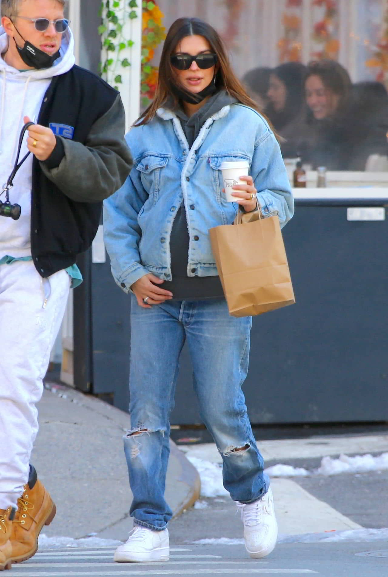 Emily Ratajkowski Out in Tribeca in New York, February 21, 2021 - 1