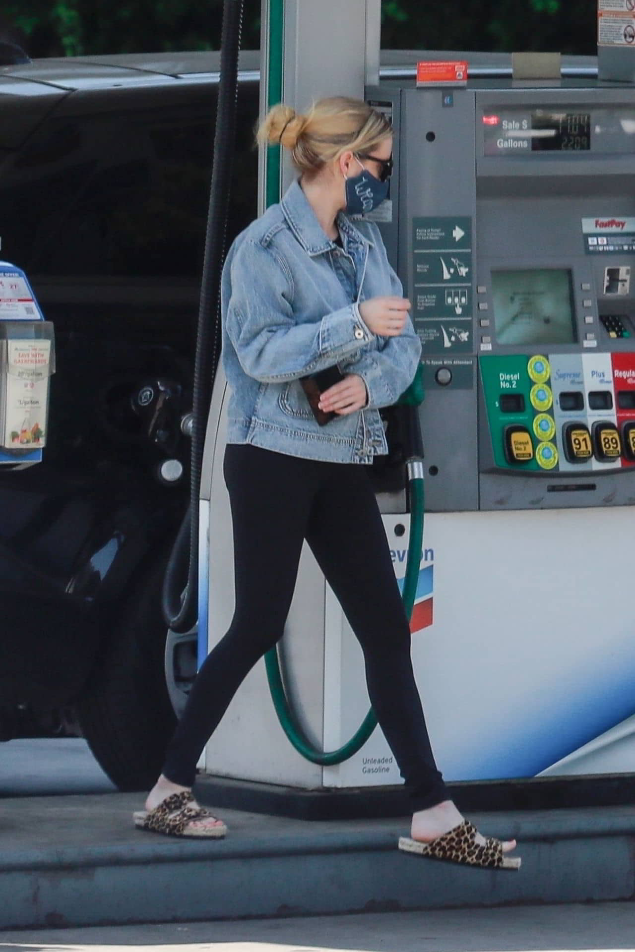 Emma Roberts Getting Gas in Los Feliz, August 25, 2020 - 1