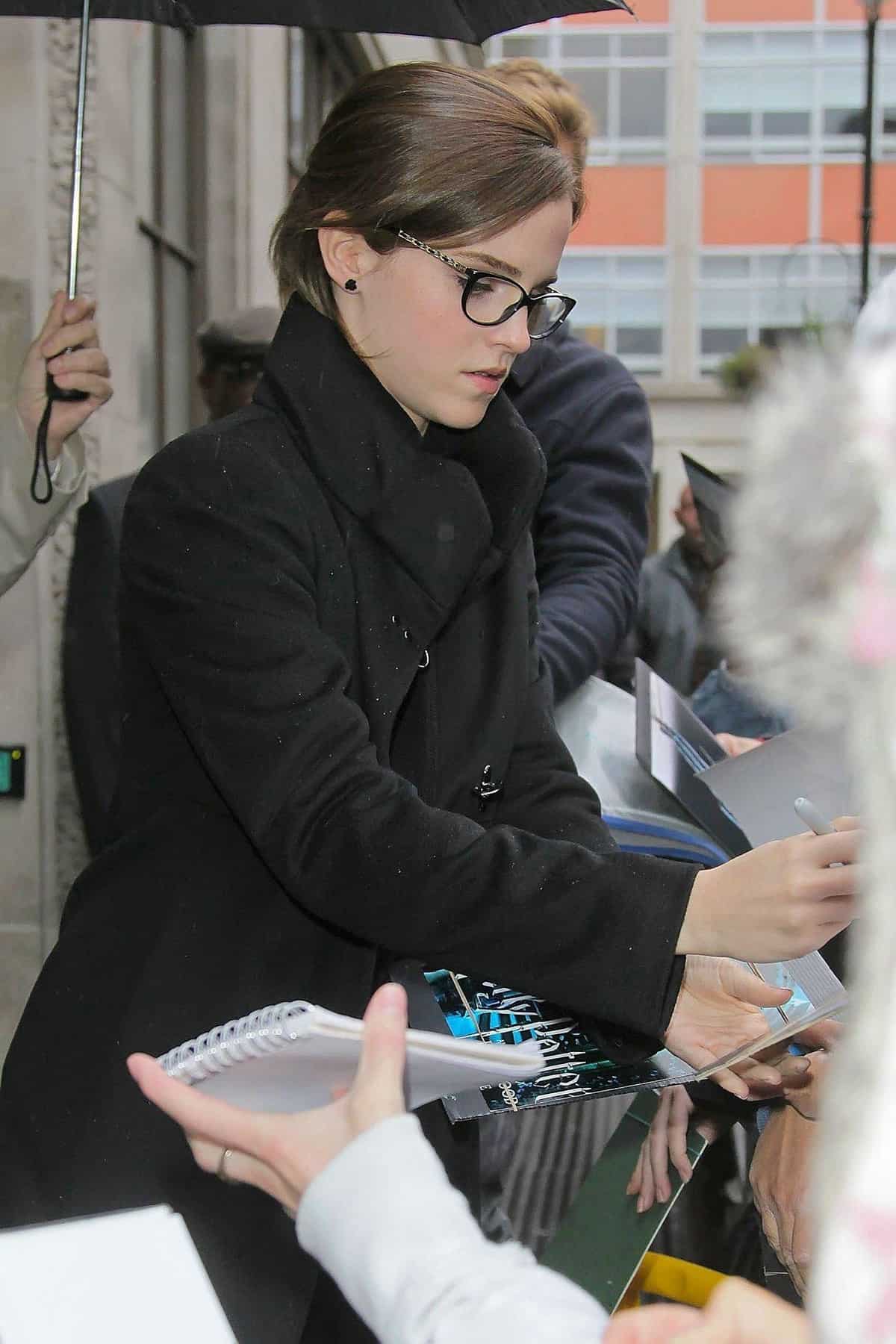Emma Watson Arrives in Style at BBC Radio 1 Studios in London - 1