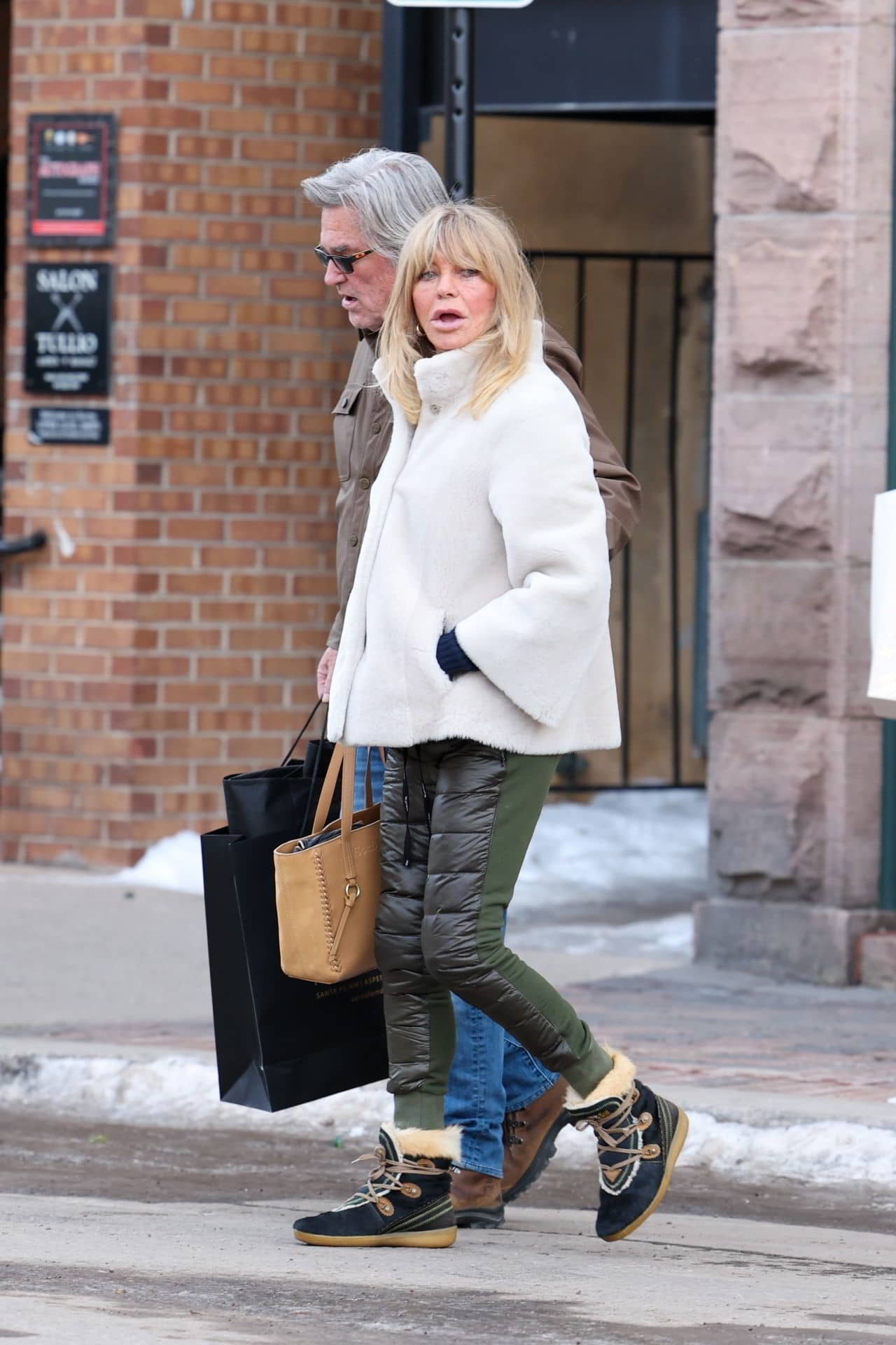 Goldie Hawn and Kurt Russell Shopping in Aspen, December 18, 2023 - 1