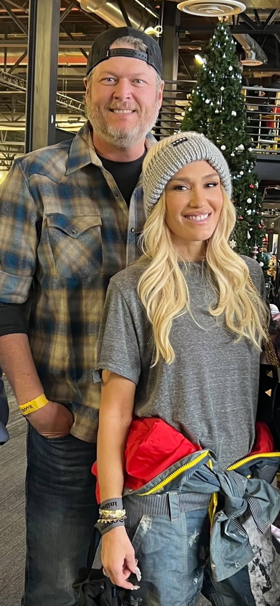 Gwen Stefani and Blake Shelton in Utah, December 24, 2023 - 1