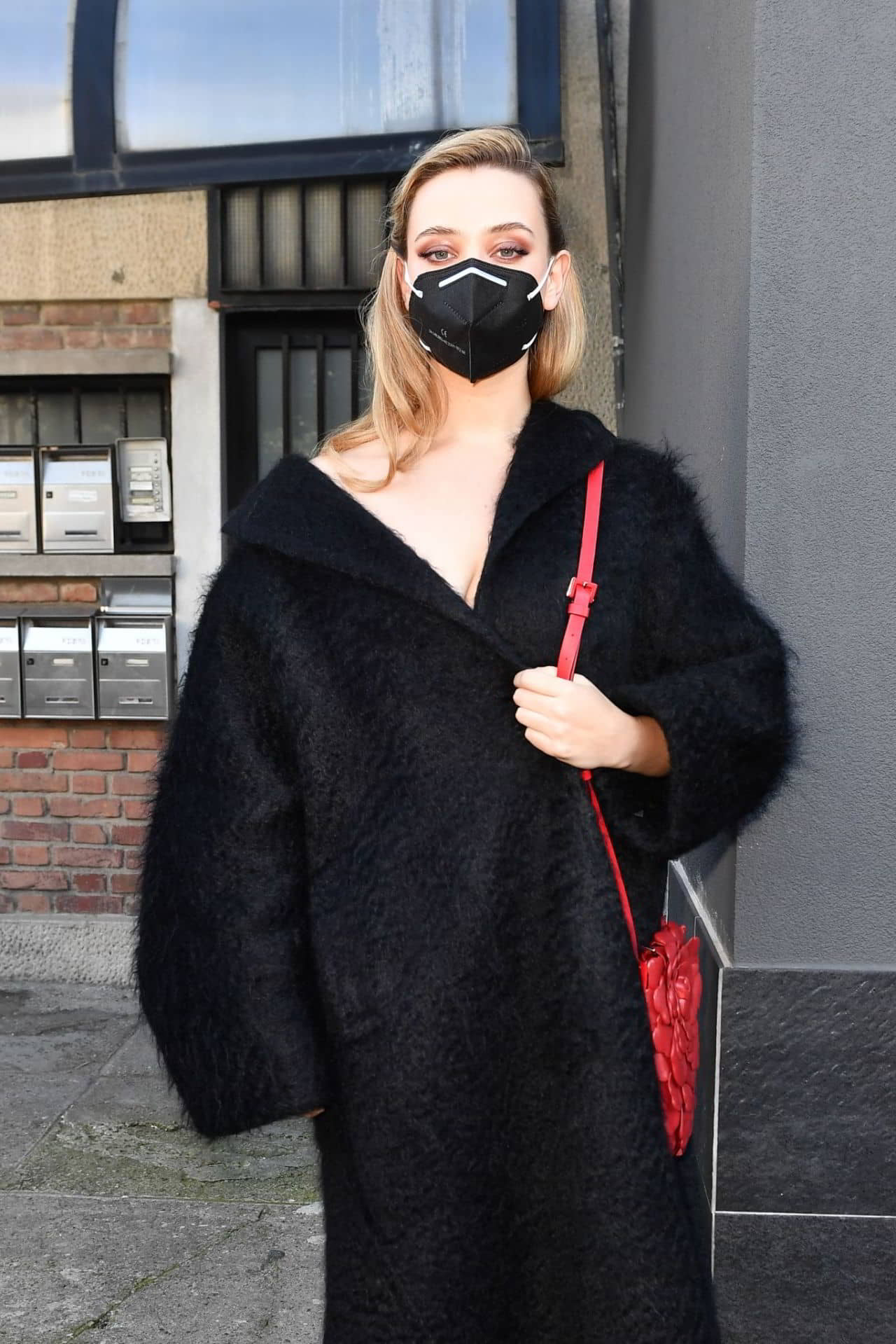 Katherine Langford Arriving to The Valentino Fashion Show in Milan, September 27, 2020 - 1