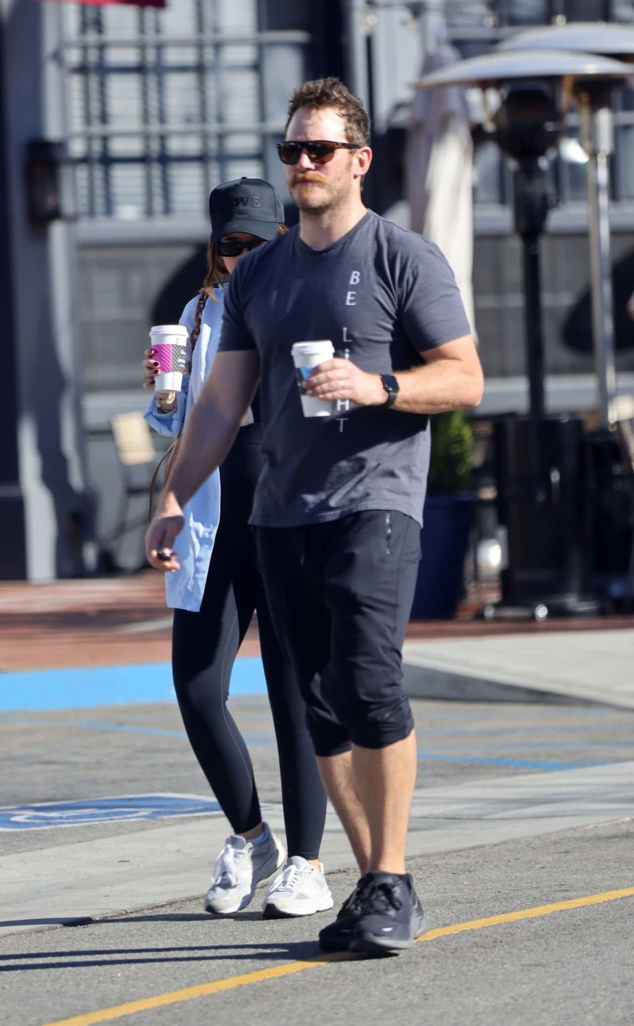 Katherine Schwarzenegger Grabs Coffee in Los Angeles, October 19, 2022 - 1