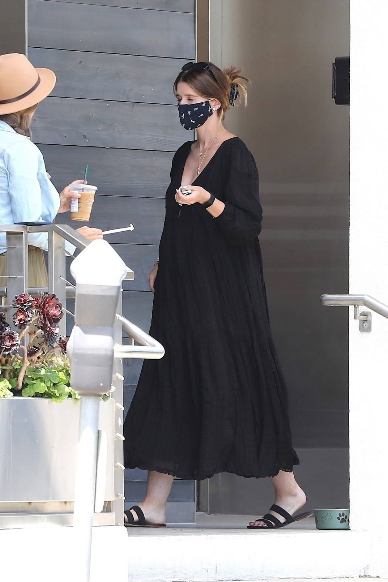 Katherine Schwarzenegger Makes A Stop at Starbucks in LA, June 22, 2020 - 1