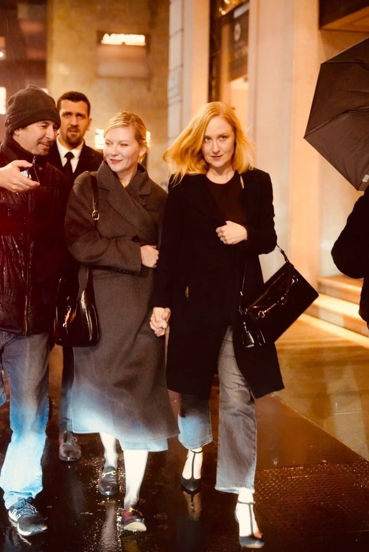 Kirsten Dunst Out in Milan, February 22, 2024 - 1