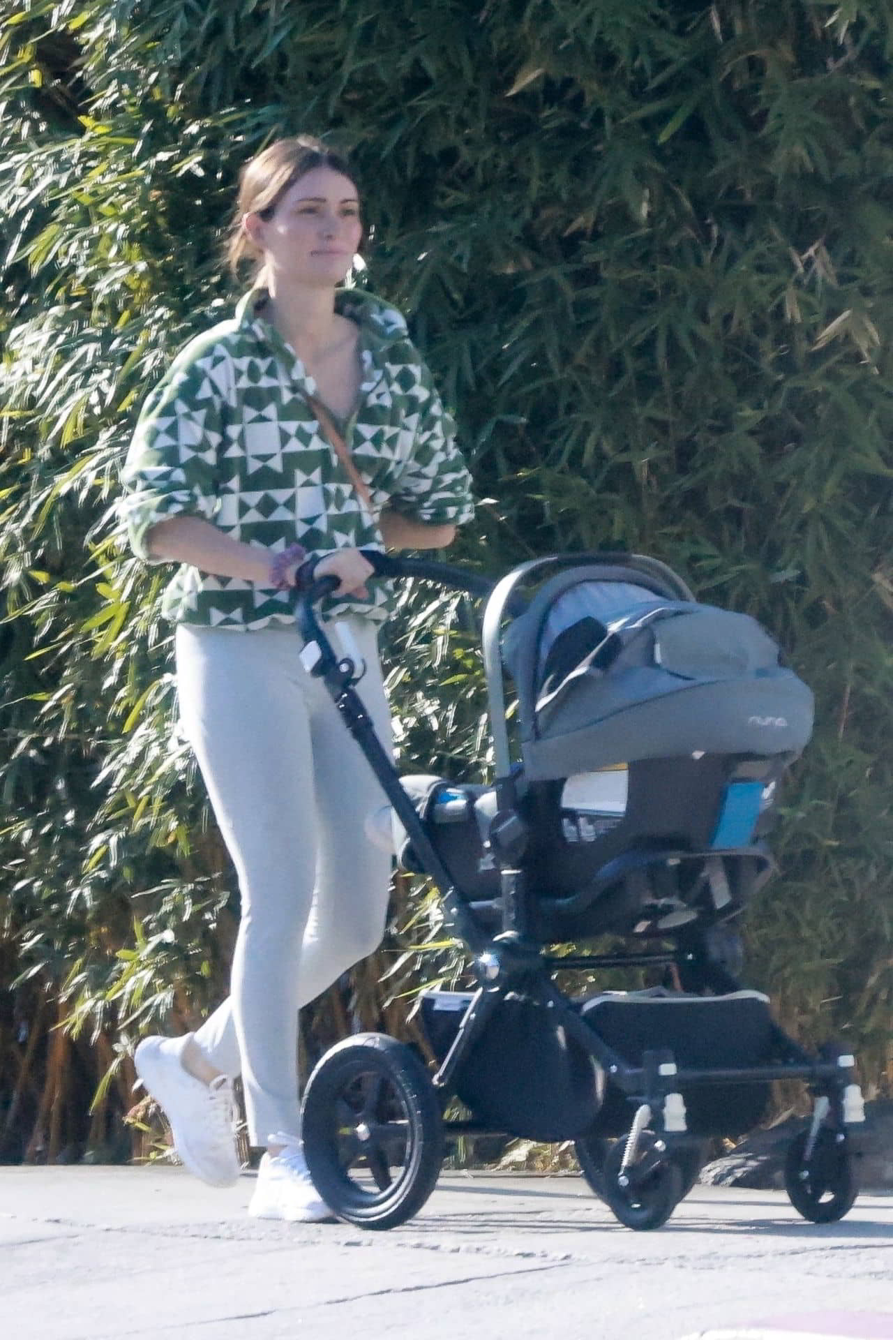 Lauren Parsekian Stroll Around The Neighborhood in Los Angeles, August 18, 2023 - 1