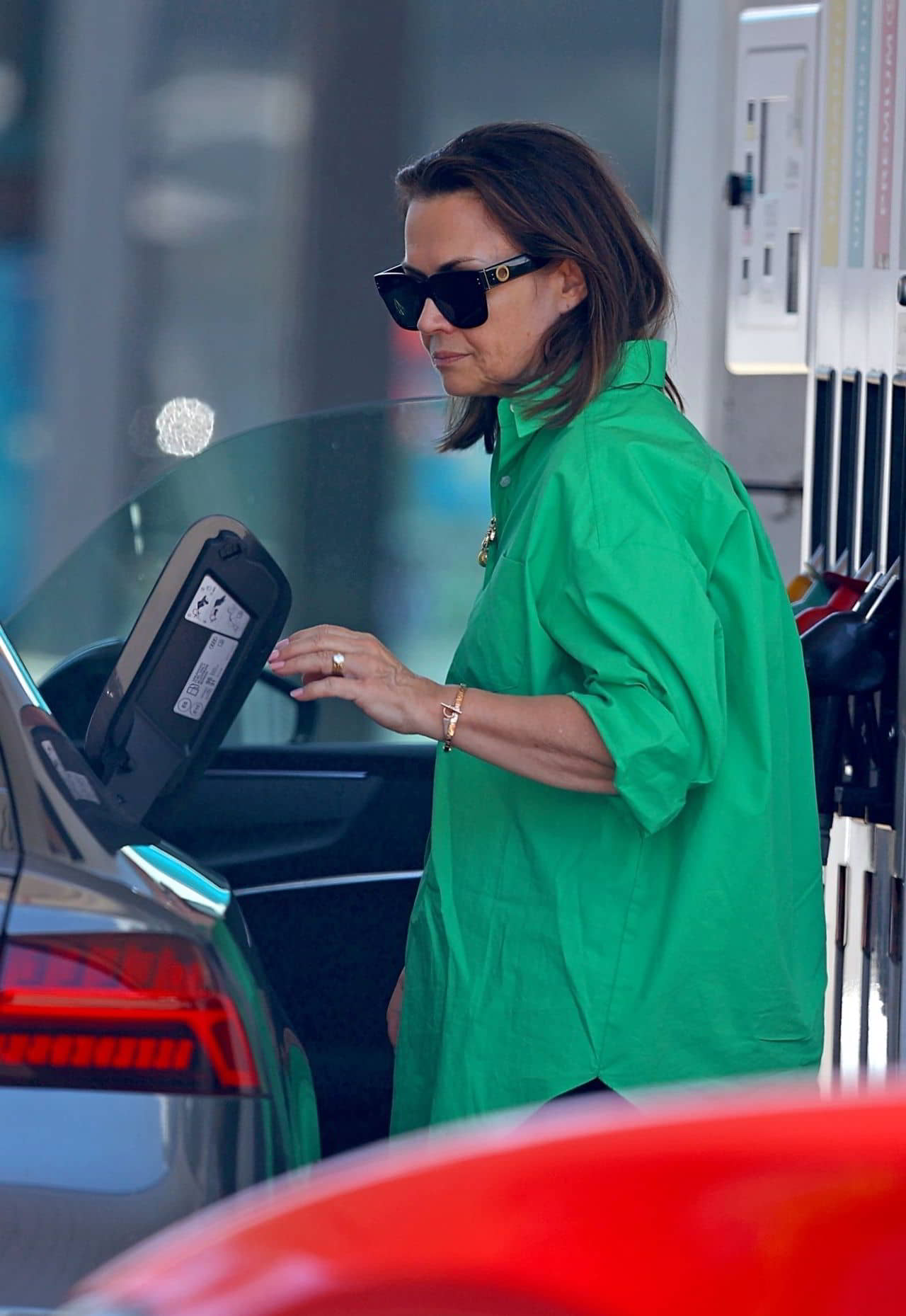 Lisa Wilkinson Running Errands on Christmas Day in Sydney, December 25, 2023 - 1