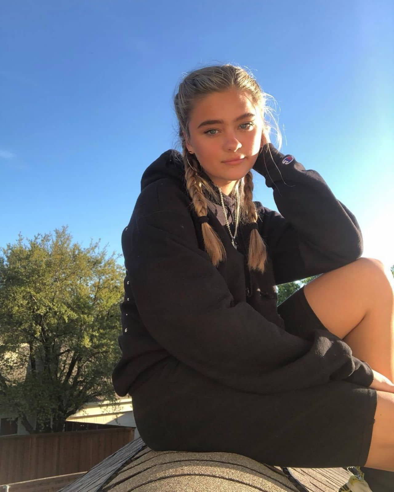 Lizzy Greene's Social Media Pics and Video, May 31, 2019 - 1