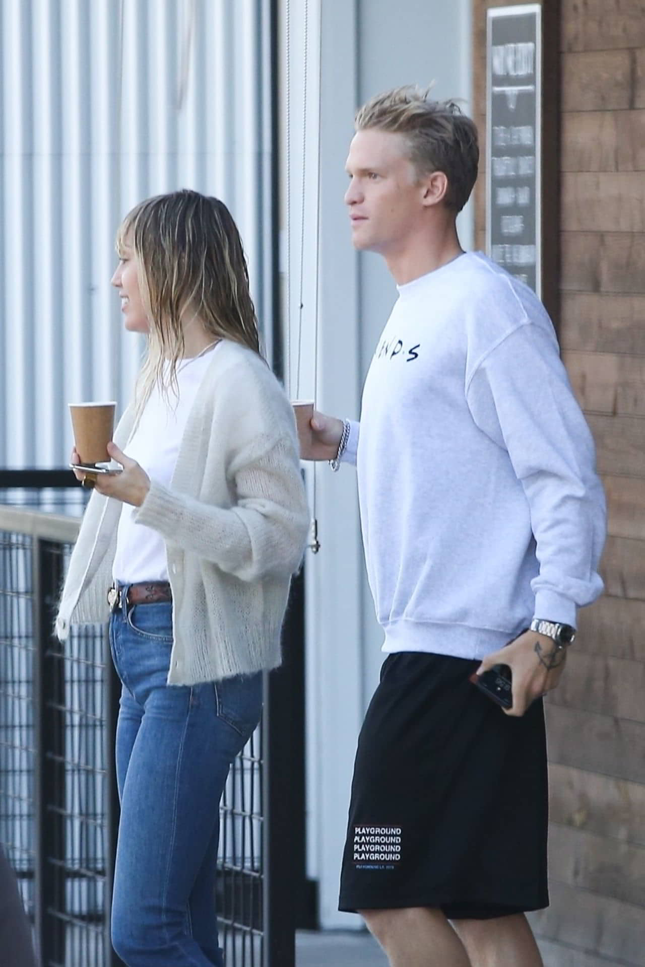 Miley Cyrus at Blue Bottle Coffee in Studio City, October 13, 2019 - 1