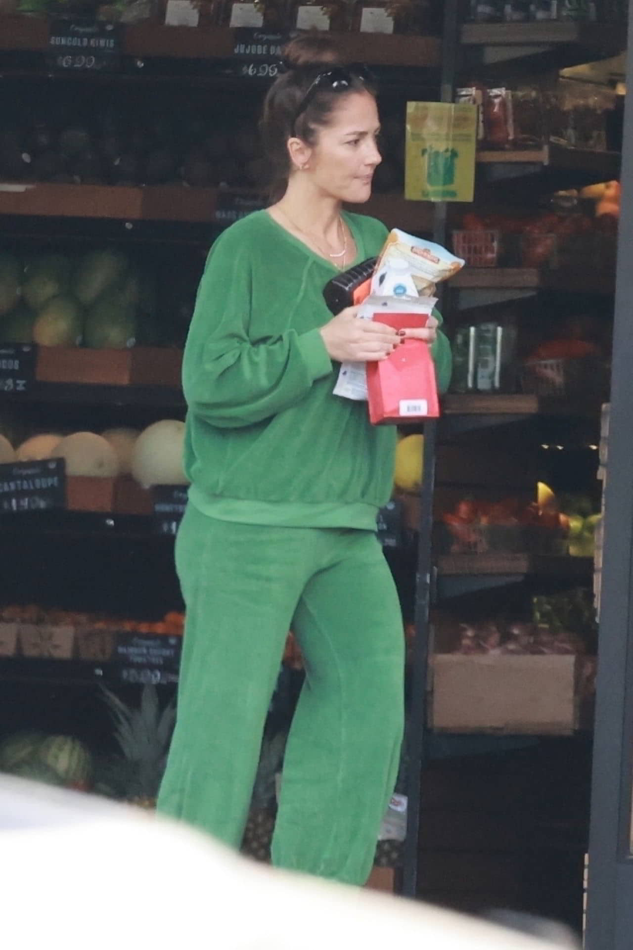 Minka Kelly and Dan Reynolds at Lassens Natural Foods in Los Feliz, September 27, 2023 - 1