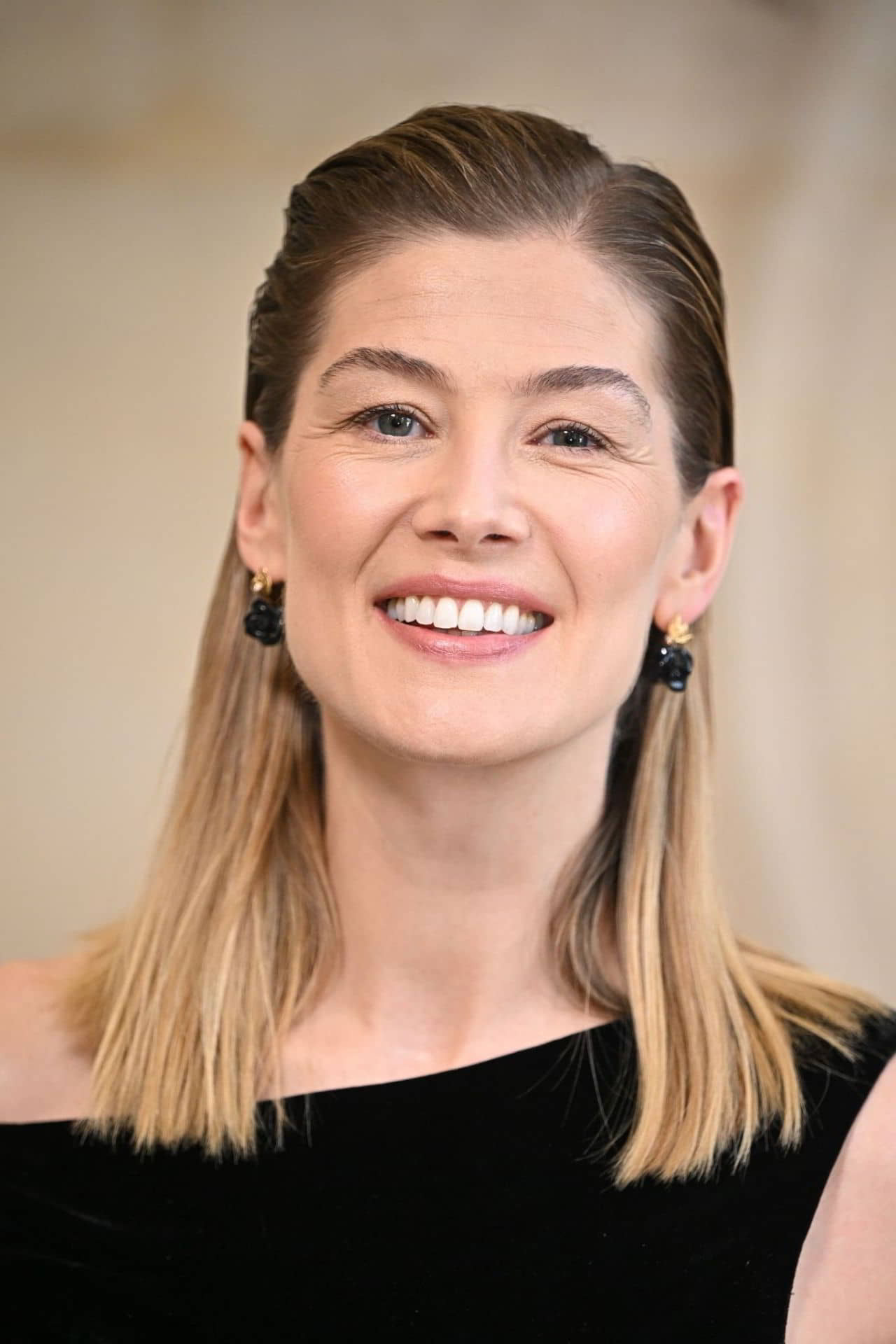 Rosamund Pike at Christian Dior Haute Couture Show at Paris Fashion Week, July 3, 2023 - 1