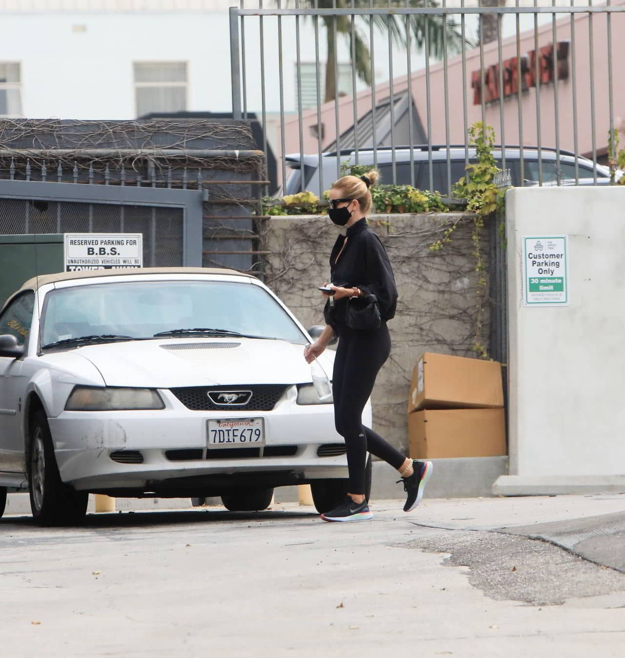 Rosie Huntington Whiteley Leaving A Gym in West Hollywood, August 4, 2020 - 1