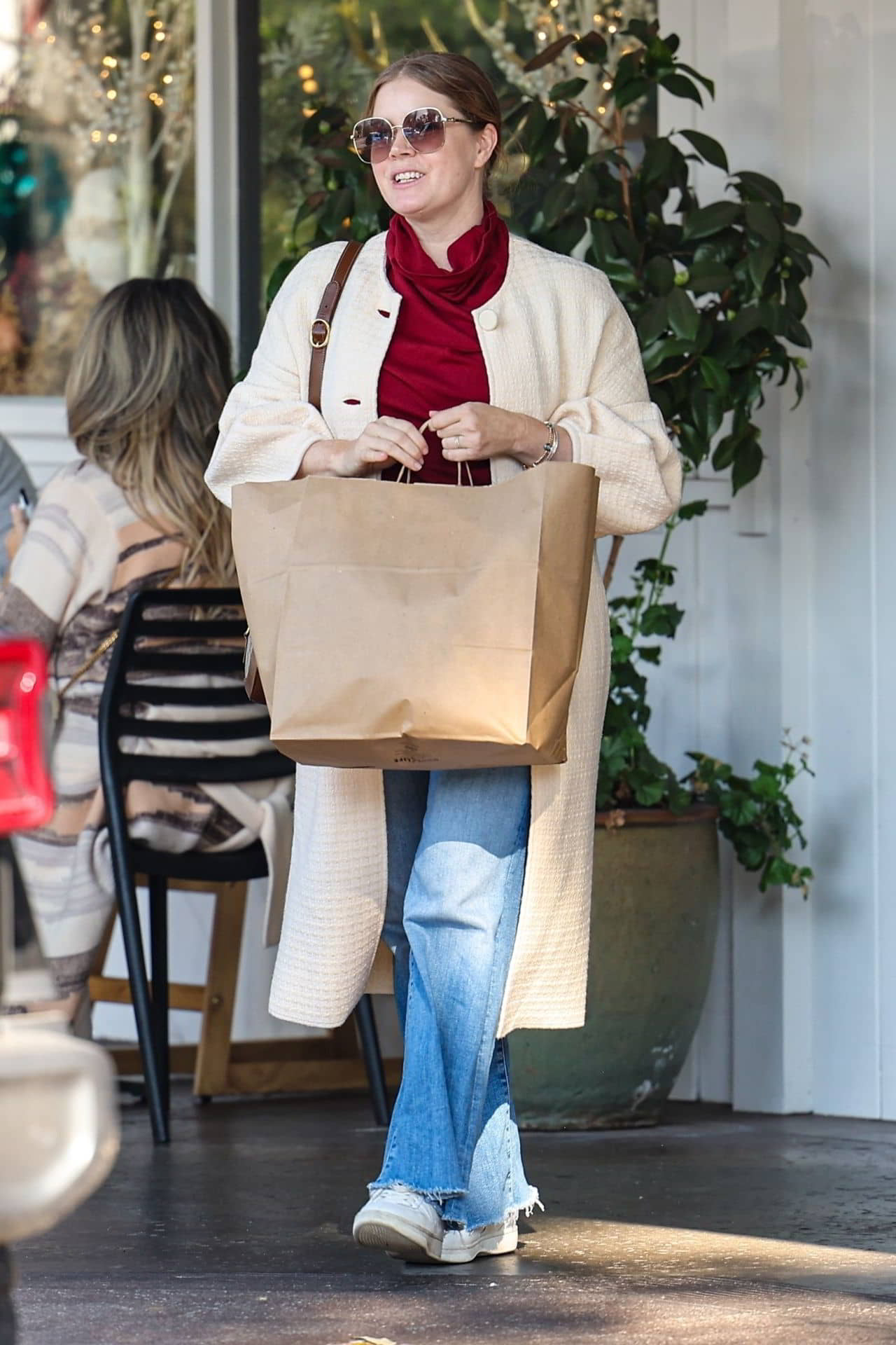 Amy Adams at Beverly Glen Deli in Los Angeles – December 24, 2023