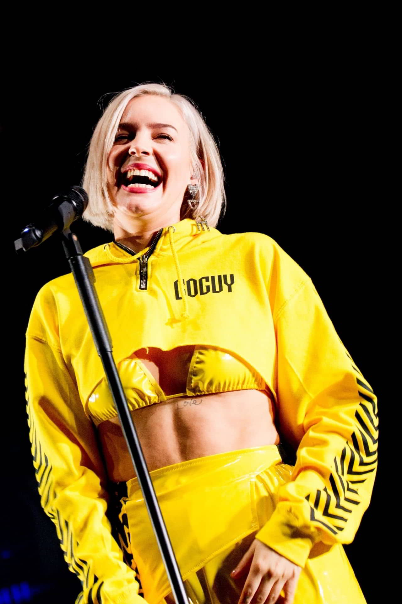 Anne-Marie Nicholson Performs at Concert in London - November 2018 - 1