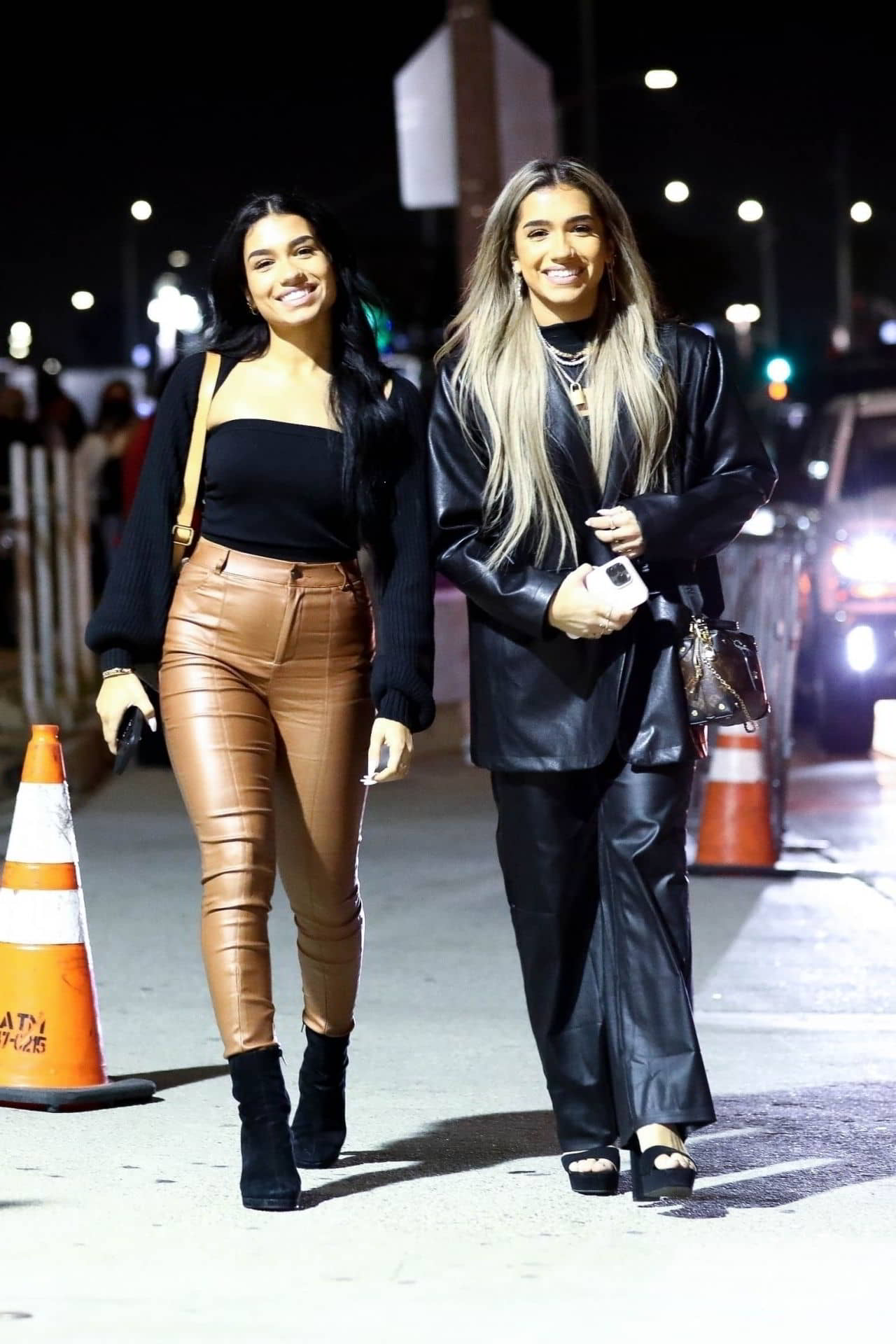 Azra Mian and Aisha Mian at iHeartRadio 102.7 KIIS FM's Jingle Ball 2021 in Inglewood - December 4, 2021 - 1