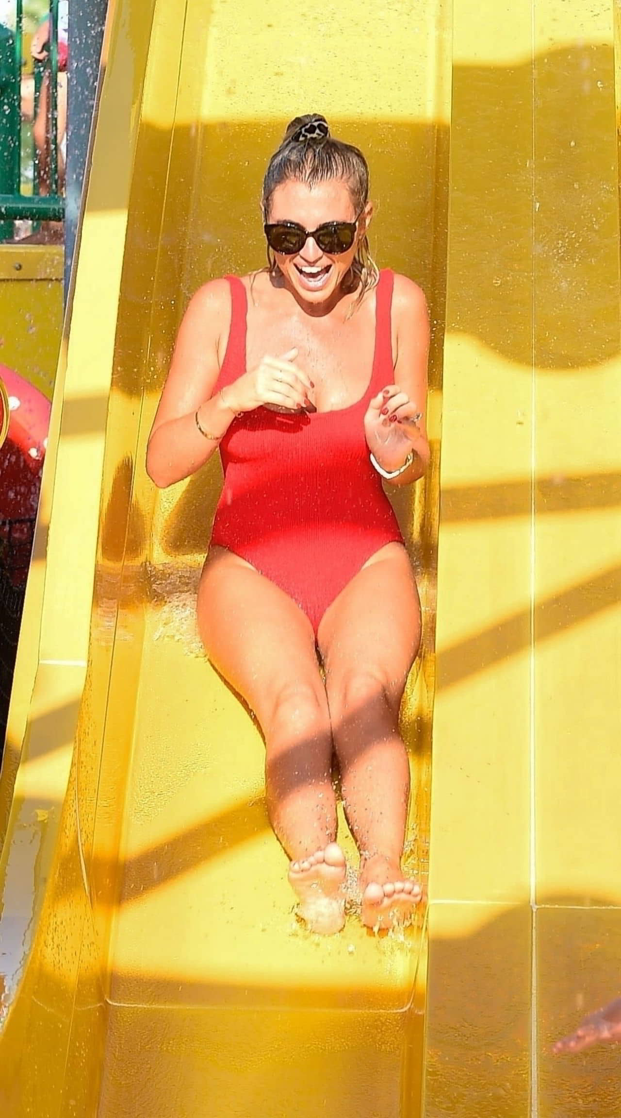 Billie Faiers' Fun Day at a Water Park in Dubai, November 2018 - 1