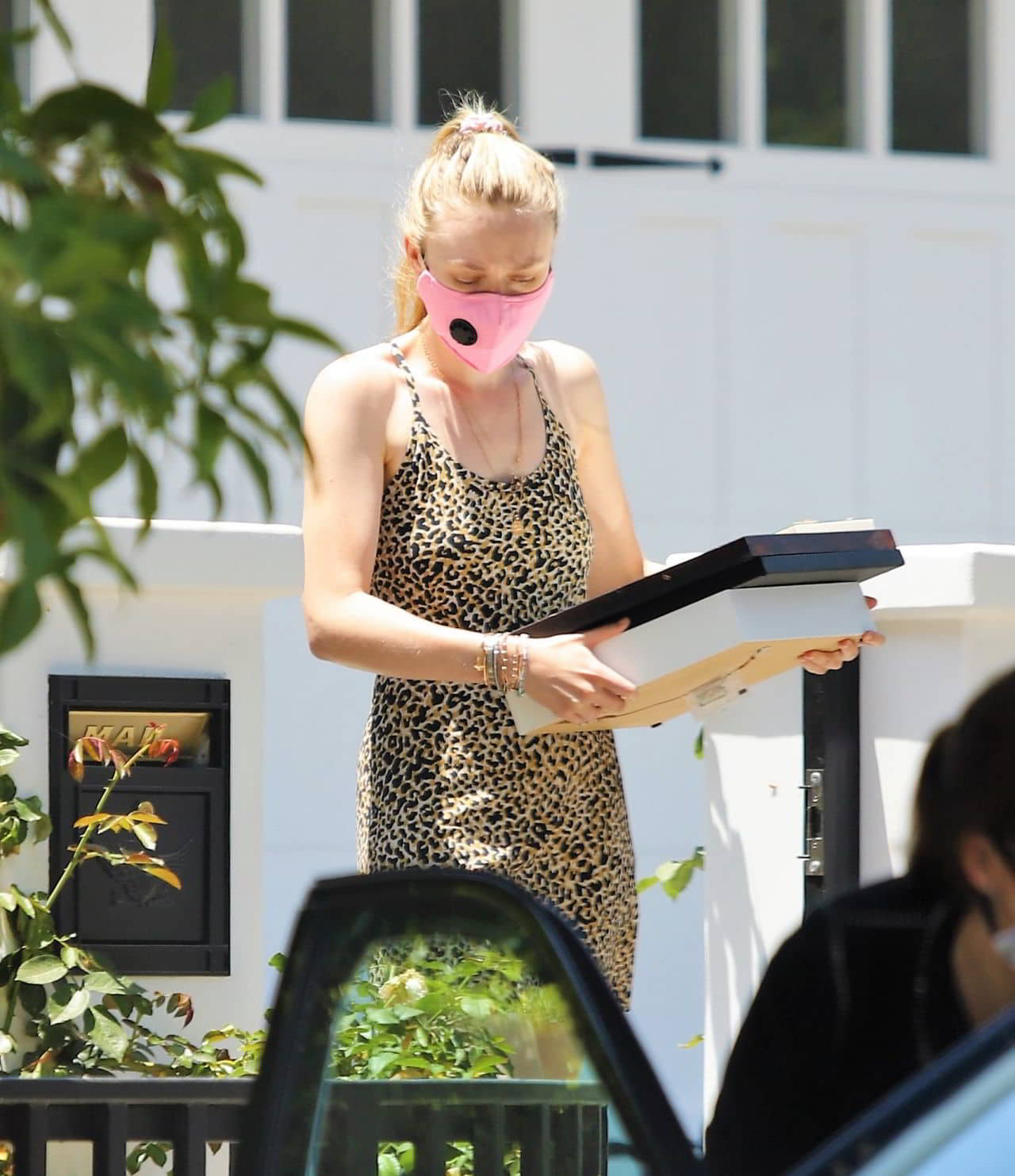 Dakota Fanning's Shopping in LA, June 19, 2020 - 1