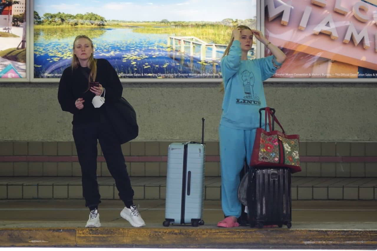 Elle Fanning and Dakota Fanning at Airport in Miami, April 8, 2022 - 1