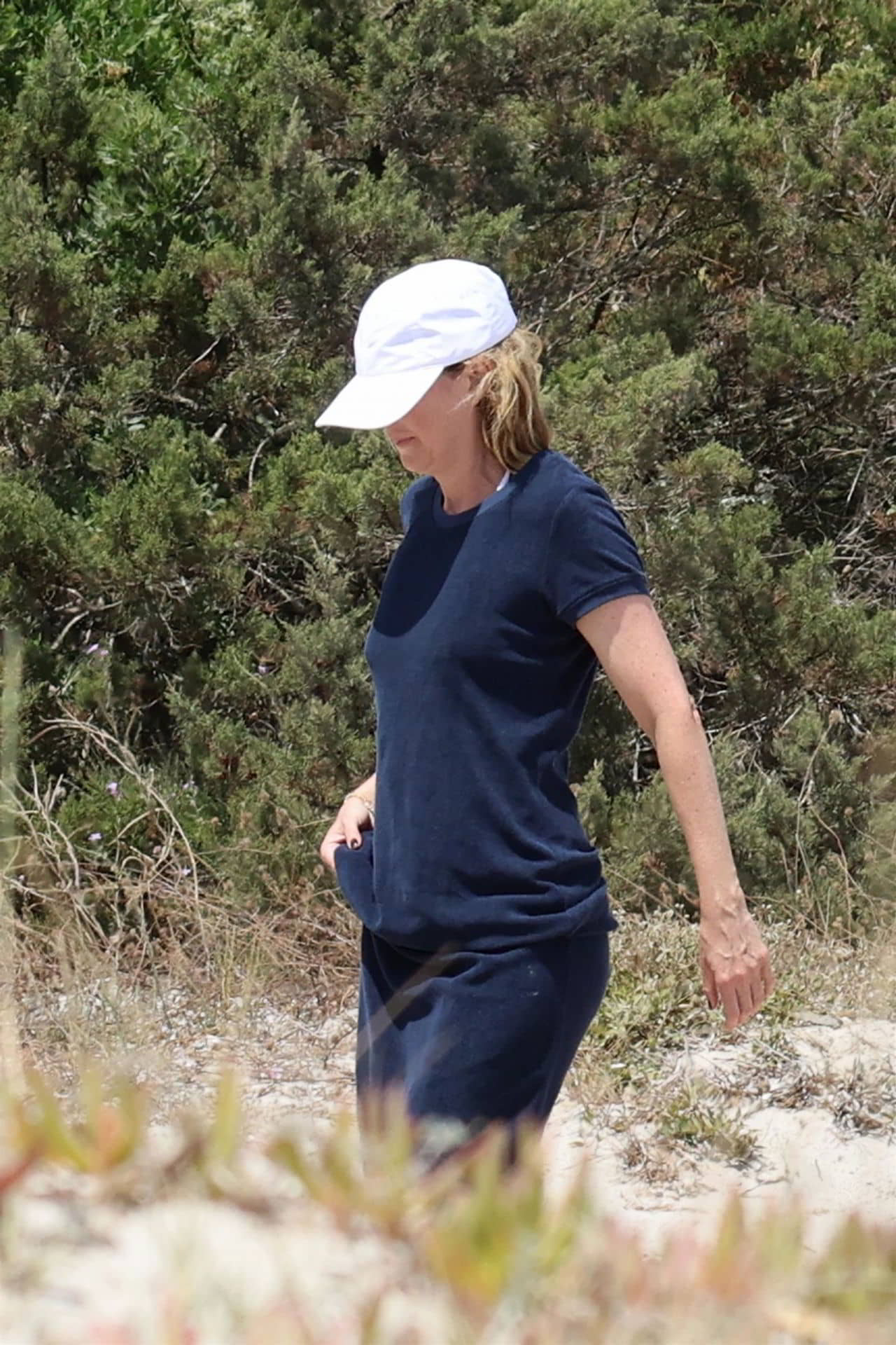 Ellen Pompeo Out in Sardinia, July 13, 2022 - 1