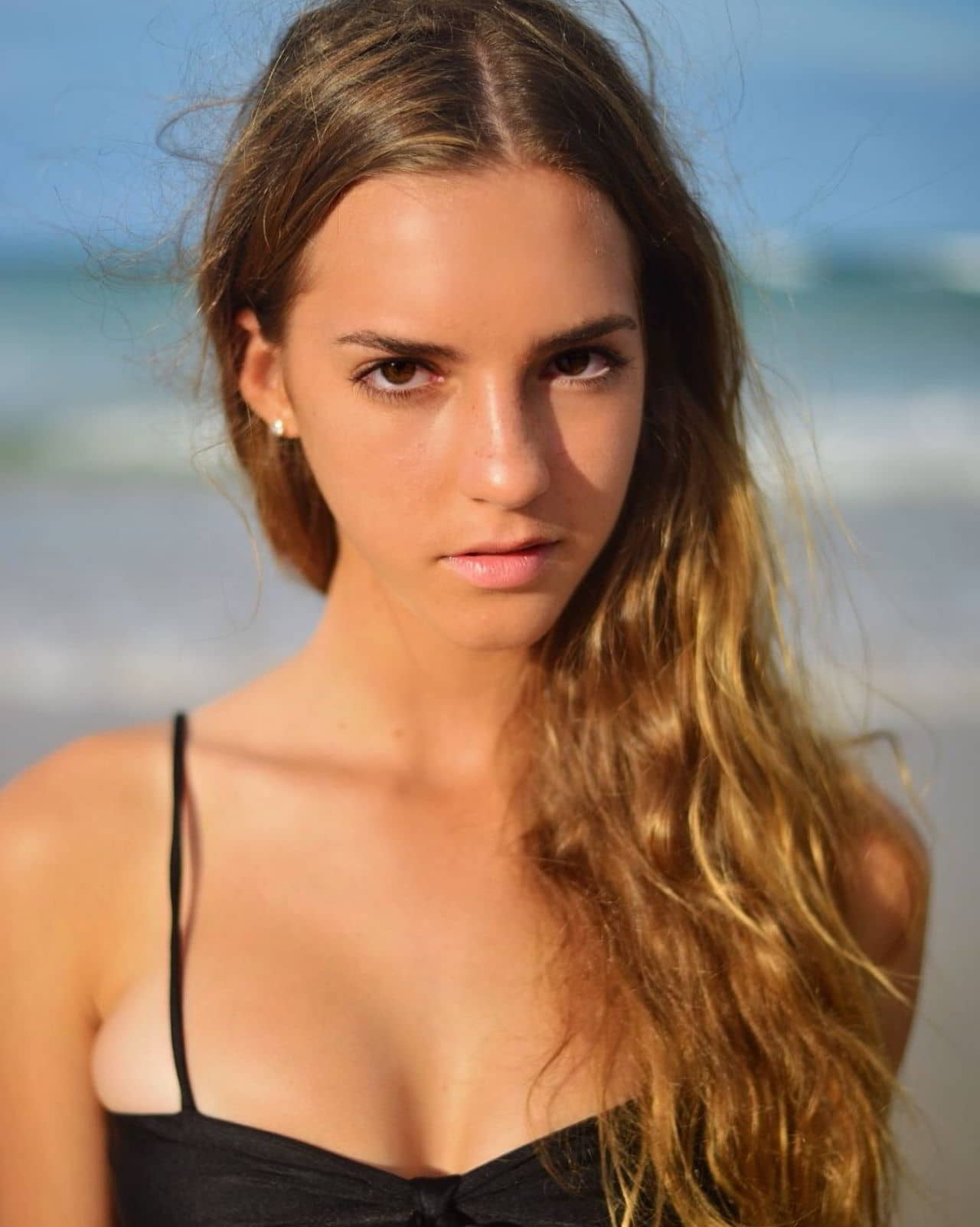 Emily Feld in a Bikini, November 28, 2019 - 1