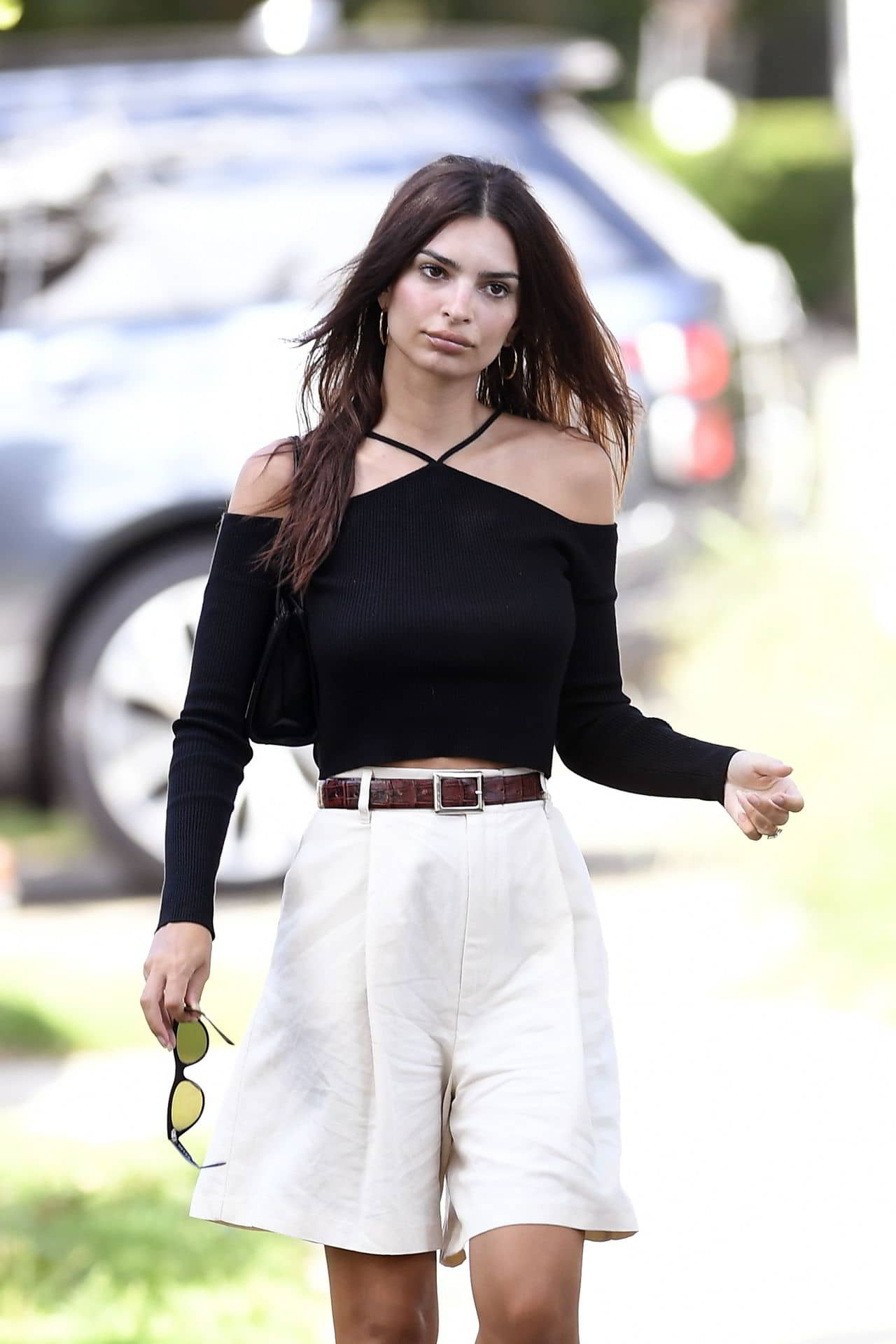 Emily Ratajkowski in Unflattering Pleated Culottes, August 23, 2020 - 1