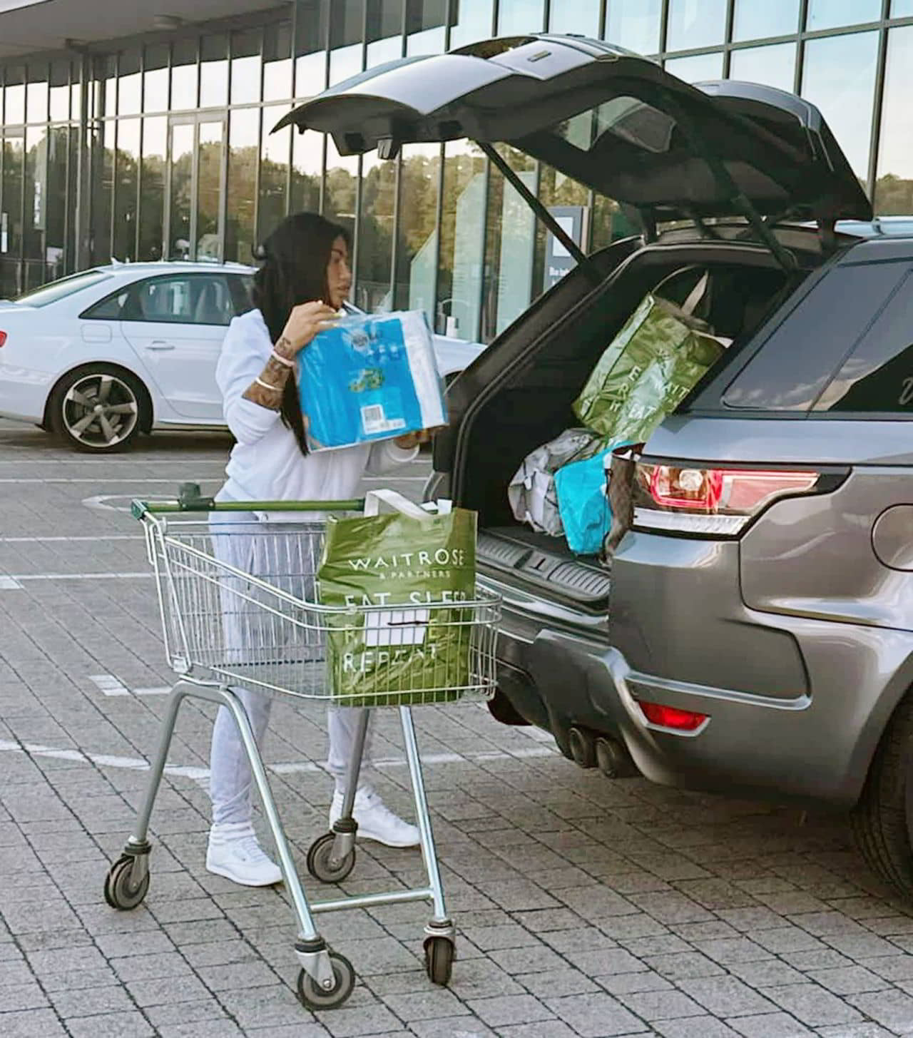 Katie Price Shopping in London, August 30, 2023 - 1