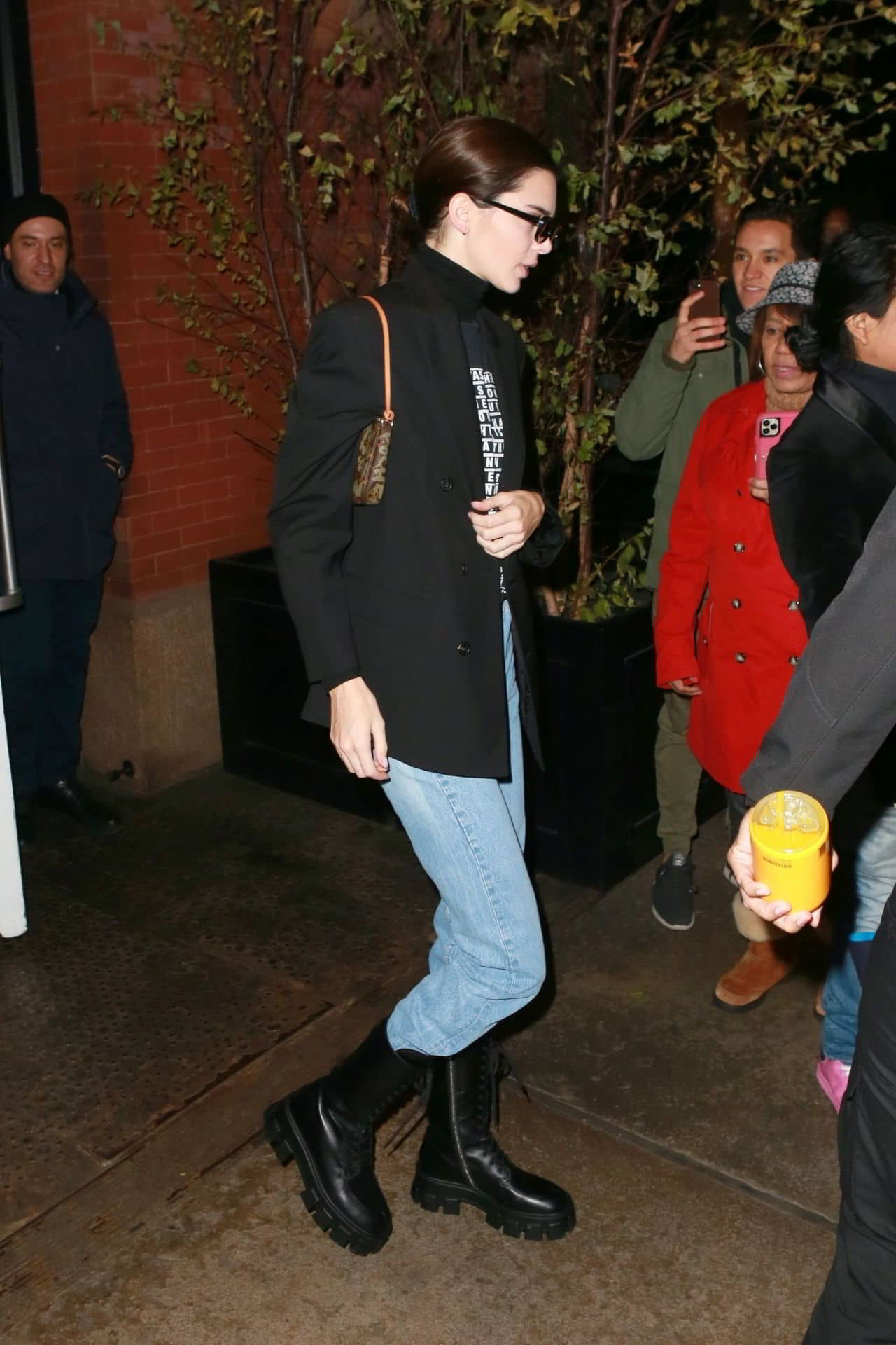 Kendall Jenner's Street Style Leaves Her Hotel in NYC, November 17, 2019 - 1