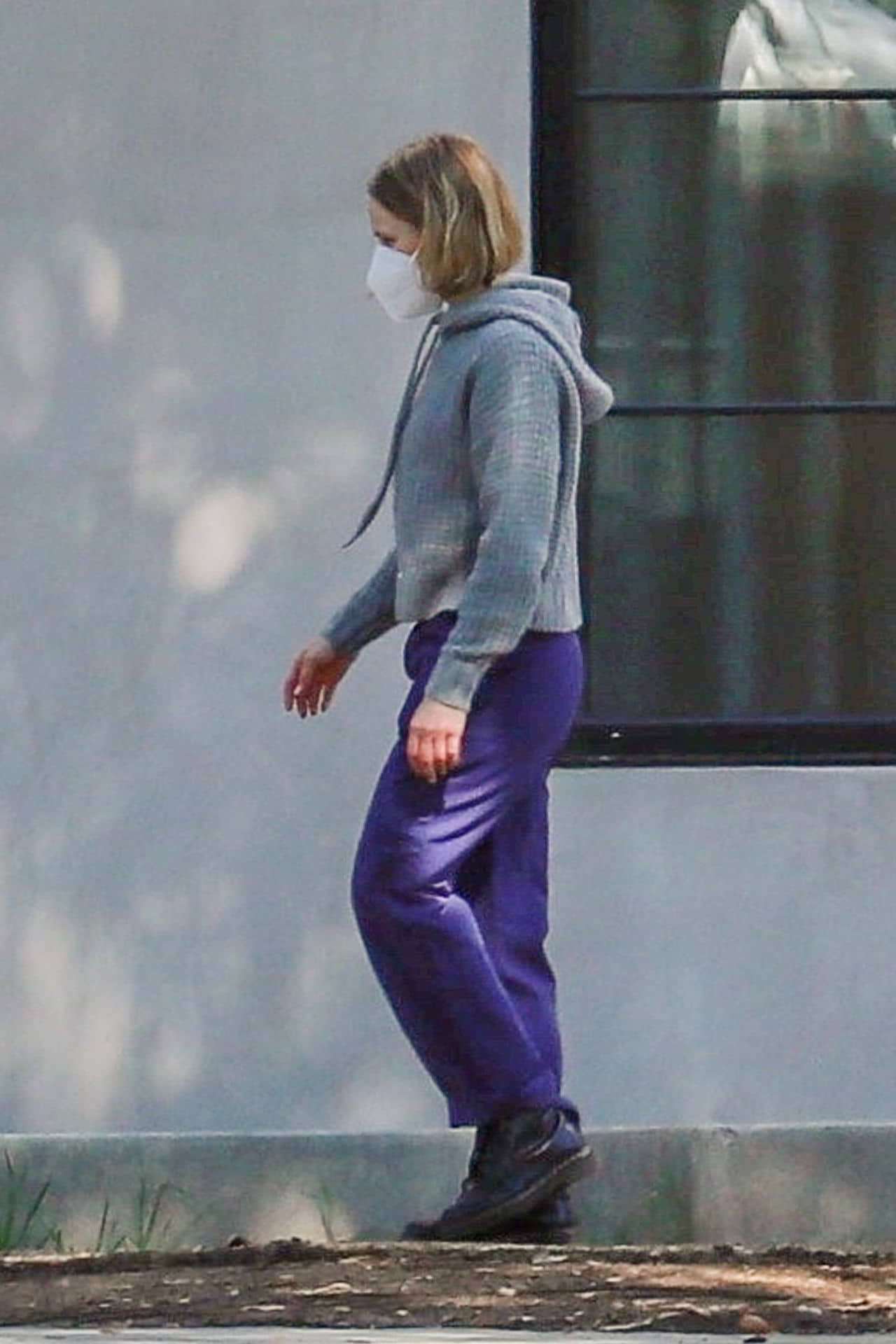 Kristen Bell Checks In on Her New House Under Construction in Los Feliz, March 13, 2021 - 1