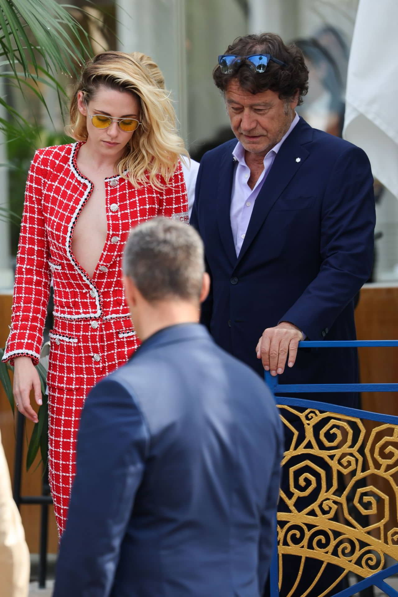 Kristen Stewart Leaves The Martinez Hotel in Cannes, May 24, 2022 - 1