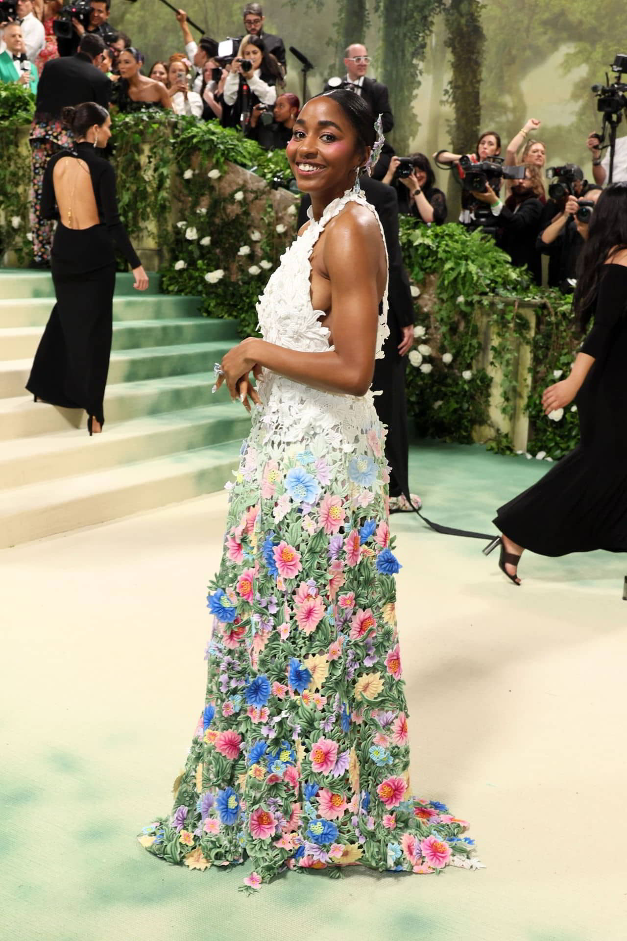 Ayo Edebiri Shines at the 2024 Met Gala with Loewe's Floral Masterpiece - 1