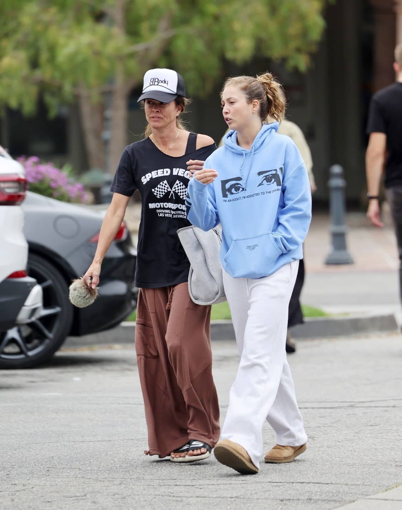 Brooke Burke and Neriah Fisher Drop Off Dry Cleaning in Malibu - 1