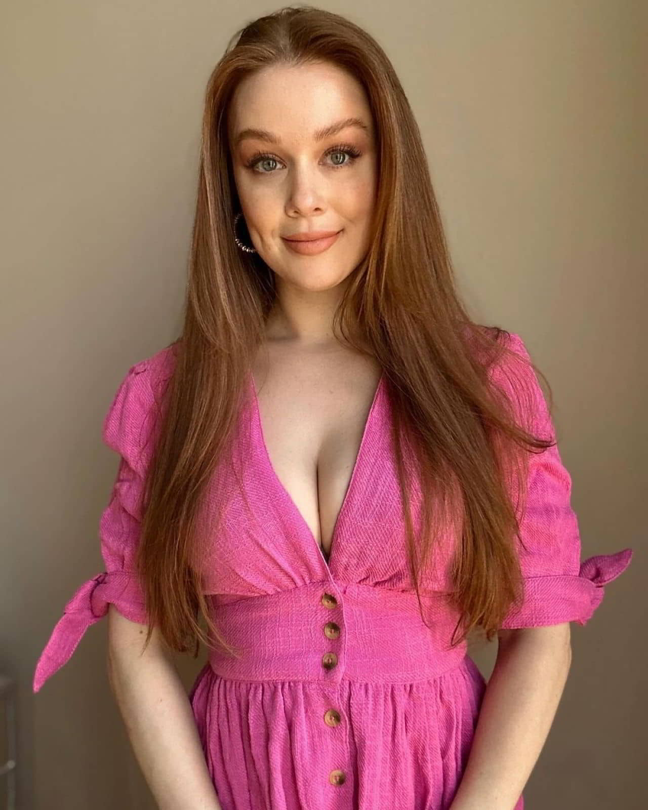 Leanna Decker's Chic Look - 1