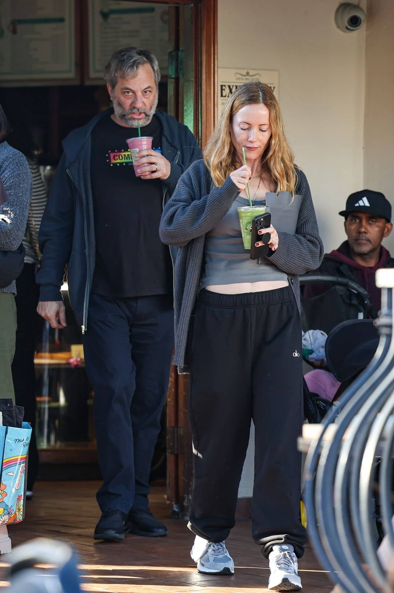 Leslie Mann and Judd Apatow at Urth Caffe in West Hollywood - 1