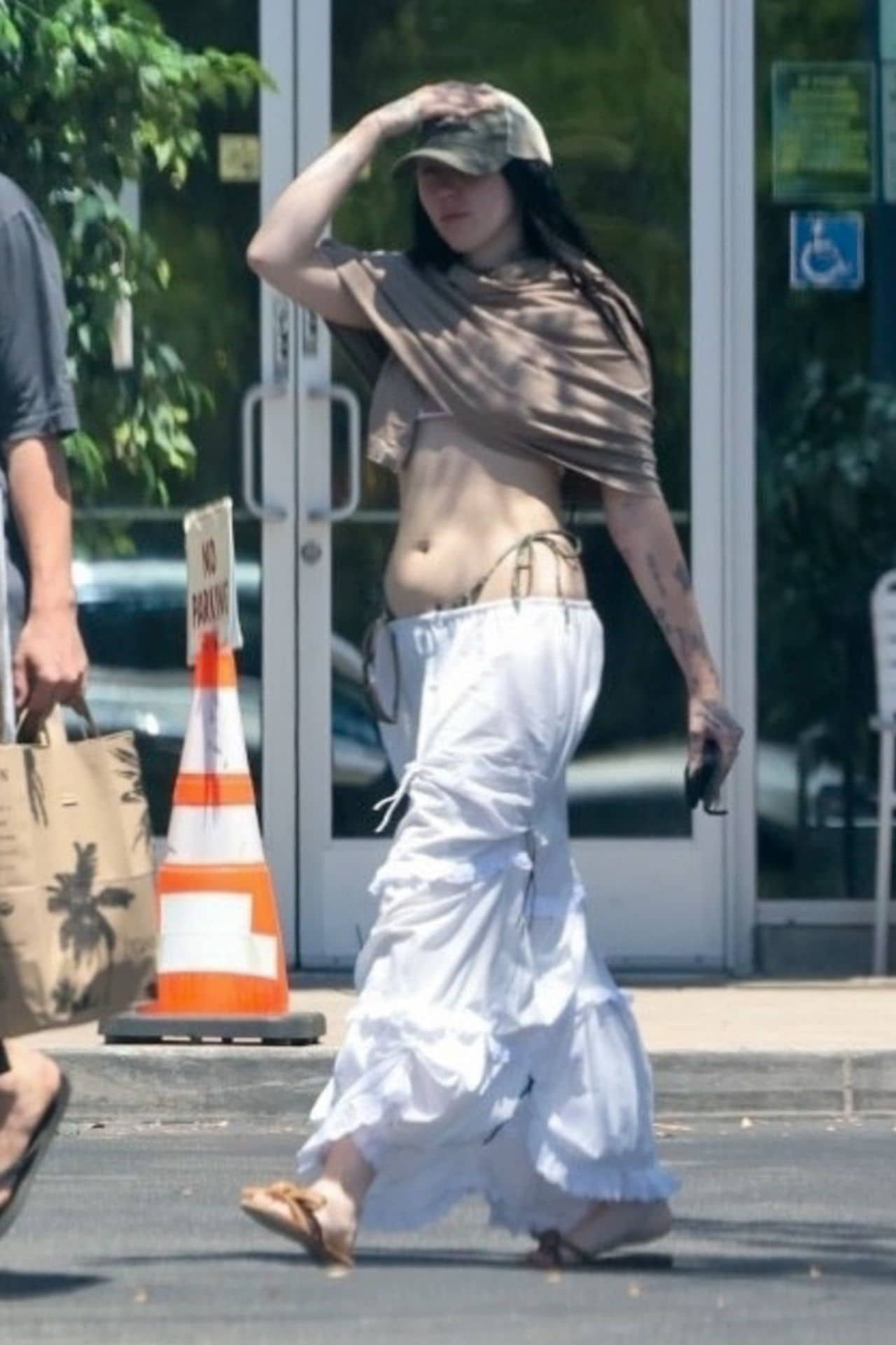 Noah Cyrus Rocks Boho Chic Look on LA Grocery Run - 1