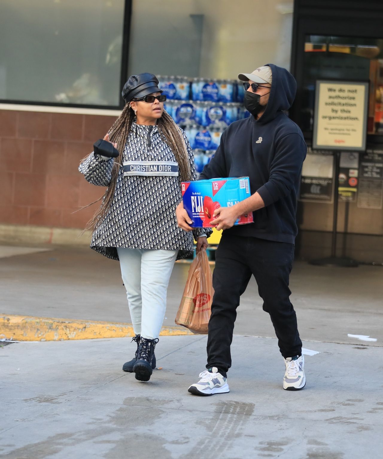 Taraji P. Henson Shopping at Sprouts Farmers Market and Ralphs Grocery Store in Hollywood, December 31, 2023 - 1