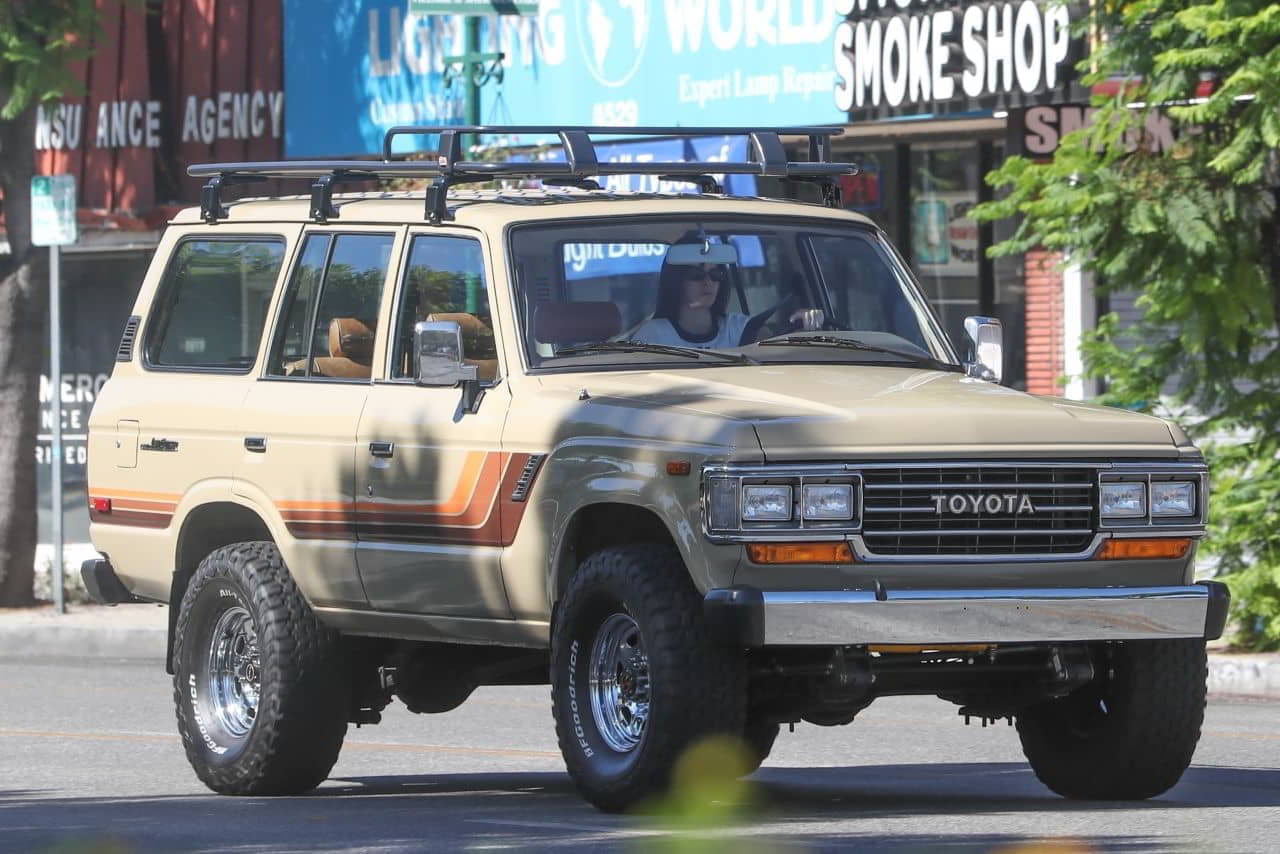 Kendall Jenner Cruising in Vintage Toyota Land Cruiser in LA - 1