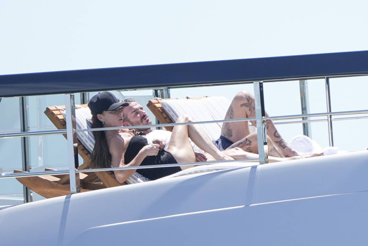 Victoria Beckham Wears a Black Swimsuit for a Yacht Day in Miami, March 24, 2024 - 1