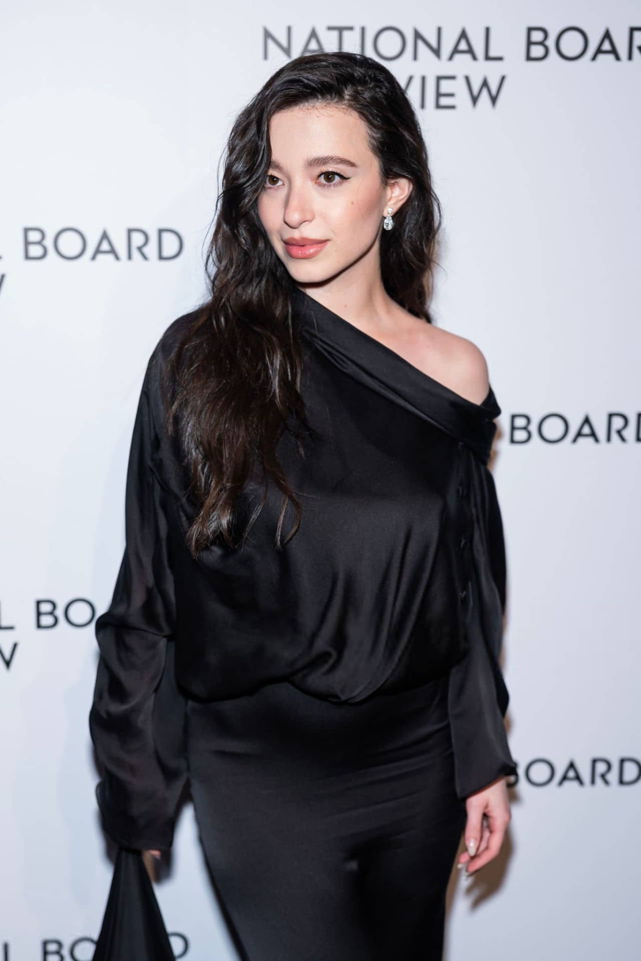 Mikey Madison Shines at Nbr Gala Wins Breakthrough Performance Award in Stunning Louis Vuitton Gown 09